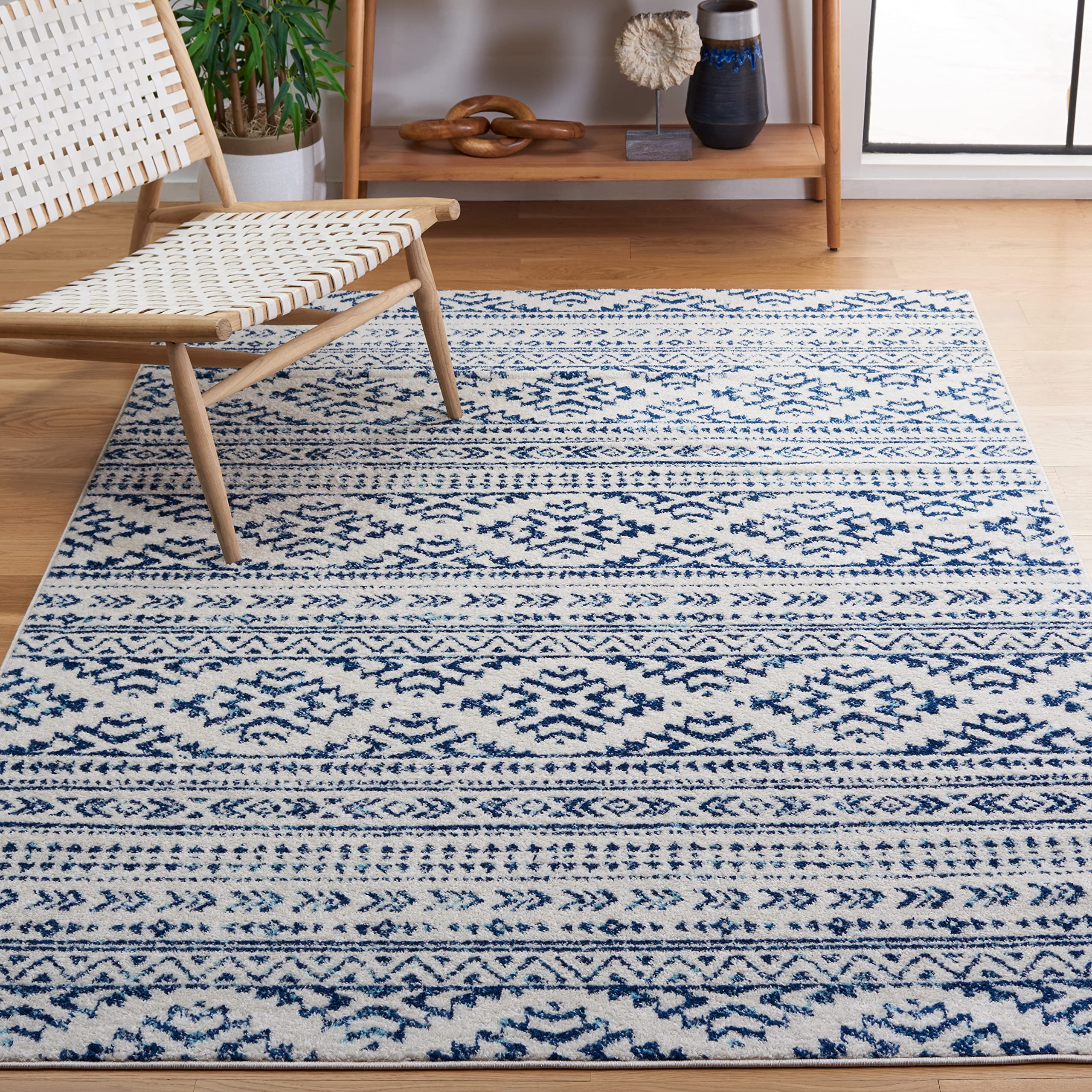Safavieh Boho Chic Indoor Woven Rectangle Area Rug, Tulum Collection, TUL272, in Ivory / Navy, 91 X 152 cm for Living Room, Bedroom or Any Indoor Space