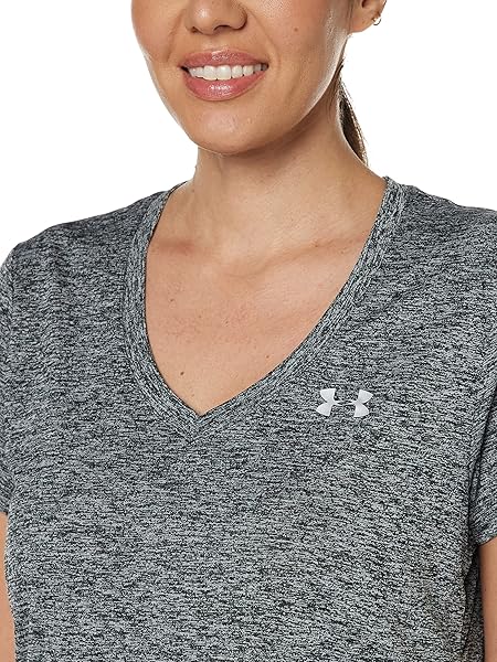 UNDER ARMOUR WOMEN’S UA TECH TWIST V-NECK SHORT SLEEVE 1X BLACK