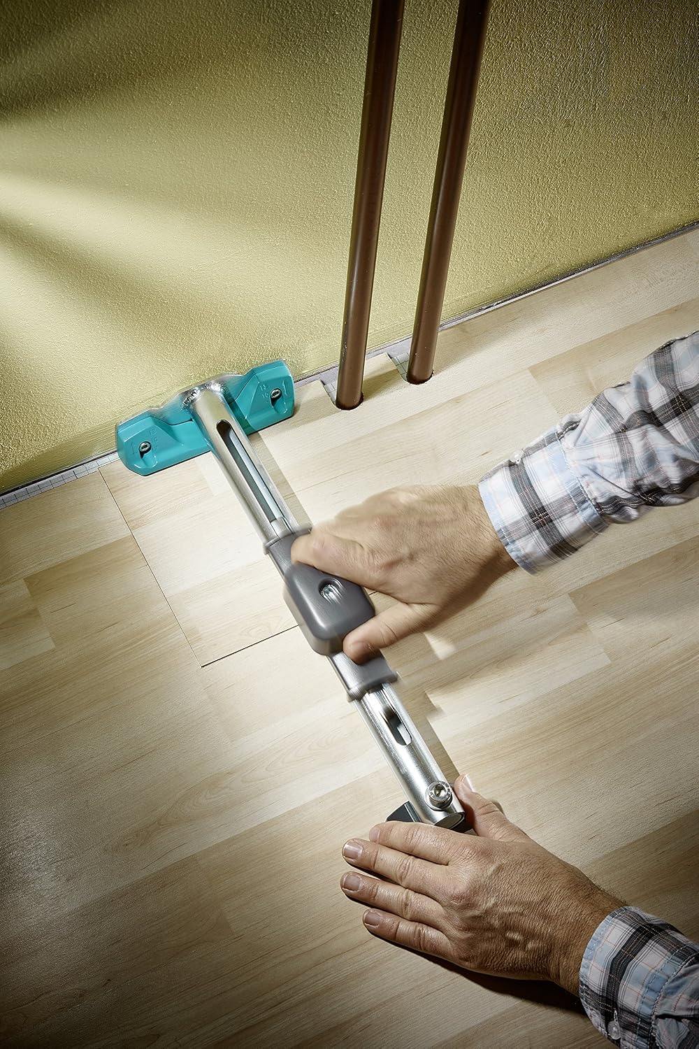 wolfcraft Hammer Pulling Ledge I 6945000 I 3-in-1 Product for Joint-Free Connection of Laminate and parquet - Image 5