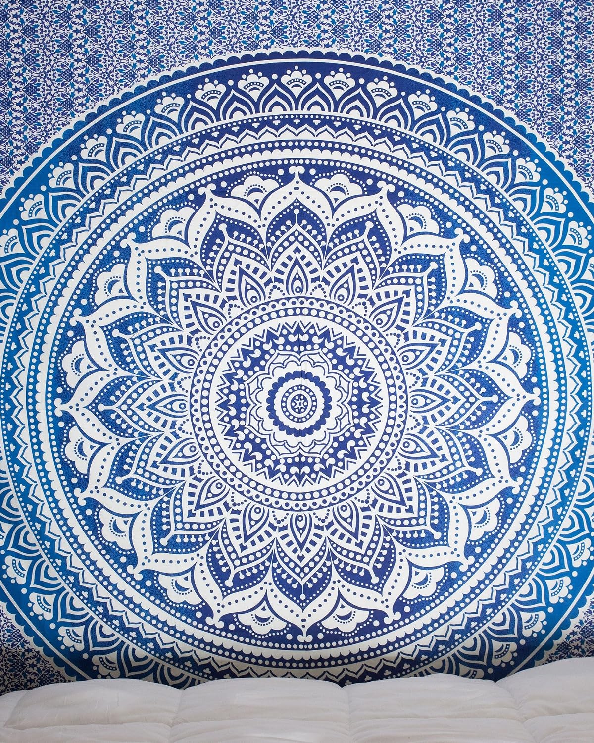 Aakriti Gallery Tapestry Queen Ombre Gift Hippie tapestries Mandala Bohemian Psychedelic Intricate Indian Bedspread 92x82 Inches (Black Golden) - Image 5