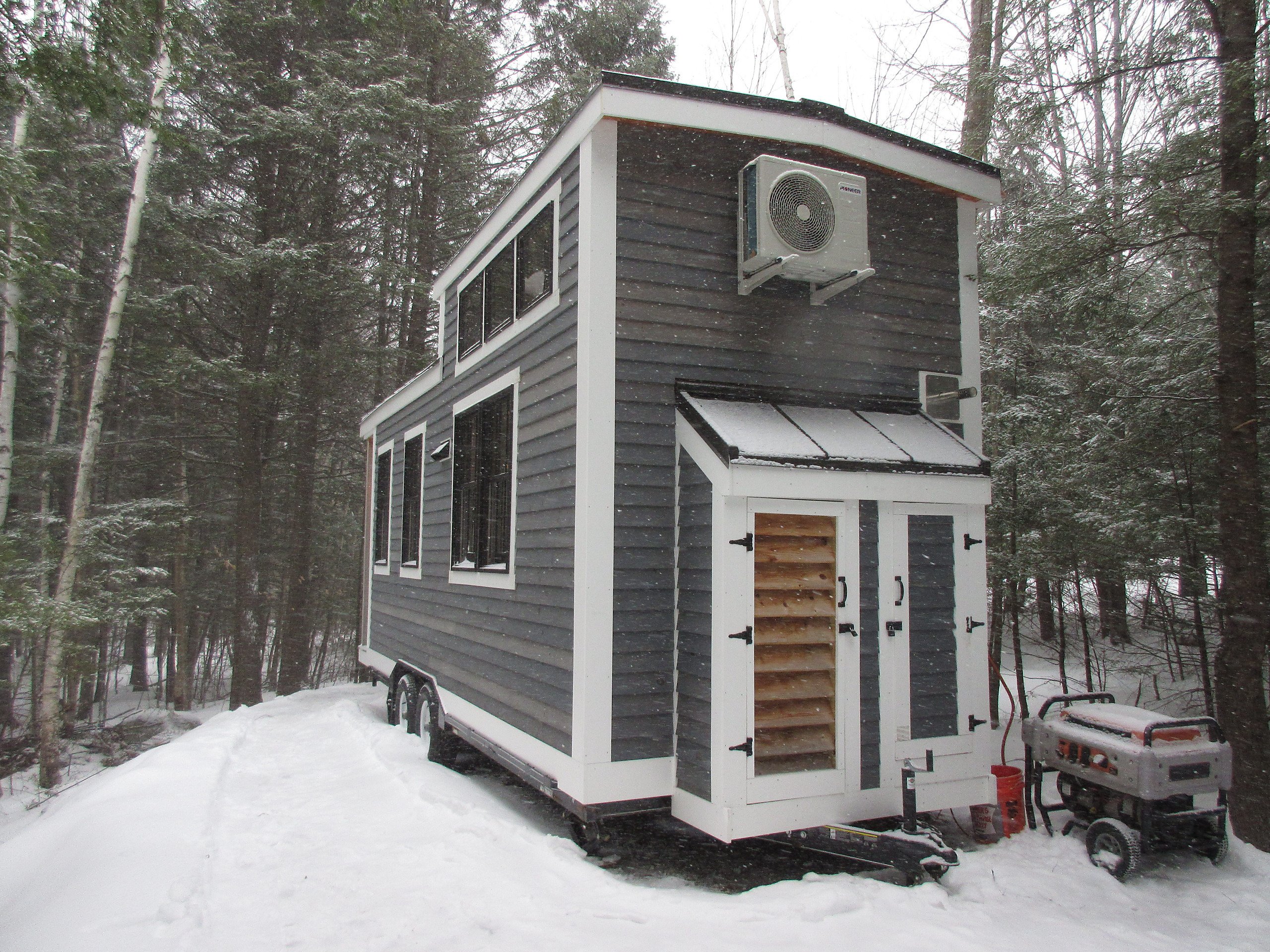 Watch Tiny House Hunters, Season 8 Prime Video
