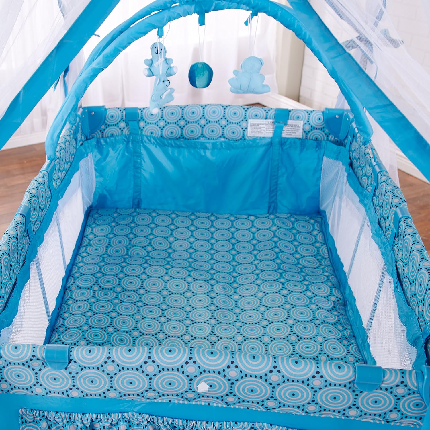 big oshi playard with mosquito net