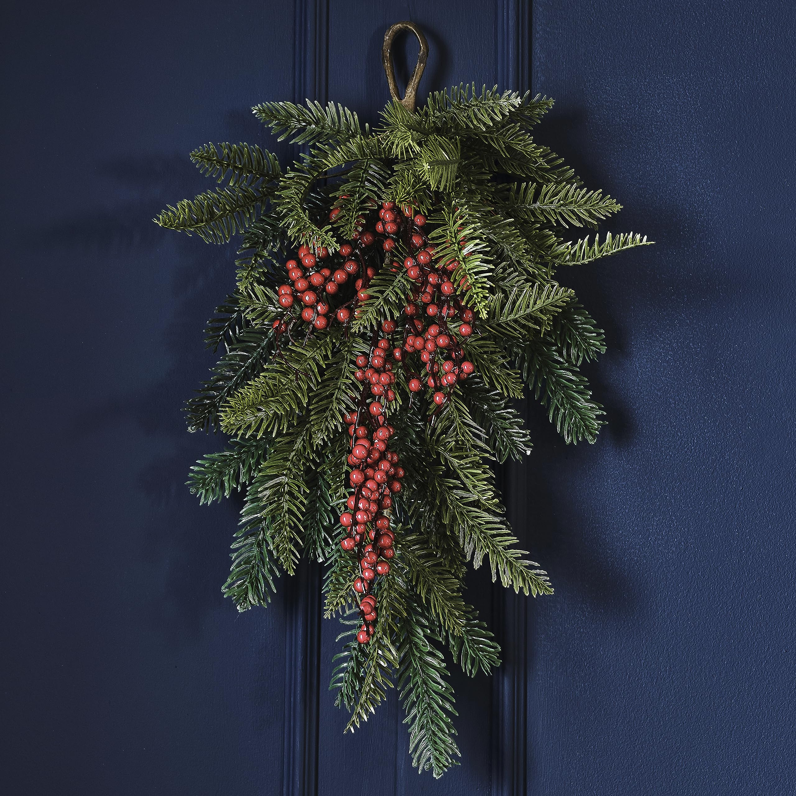 Ginger Ray Foliage Christmas Door Swag with Berries Decorative Centrepiece