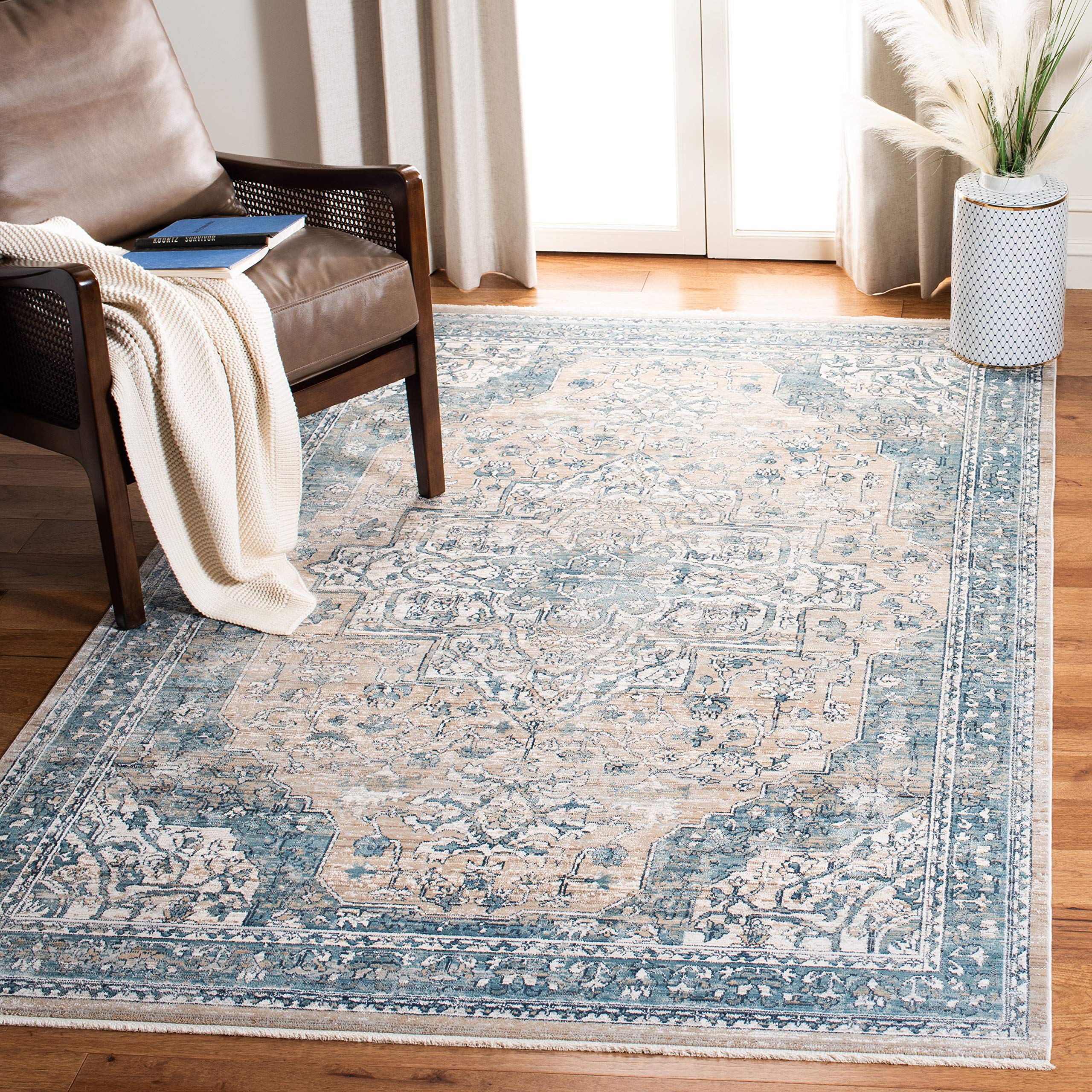 Safavieh Vintage Inspired Indoor Woven Rectangle Area Rug, Victoria Collection, VIC910, in Blue/Grey, 91 X 152 cm for Living Room, Bedroom or Any Indoor Space