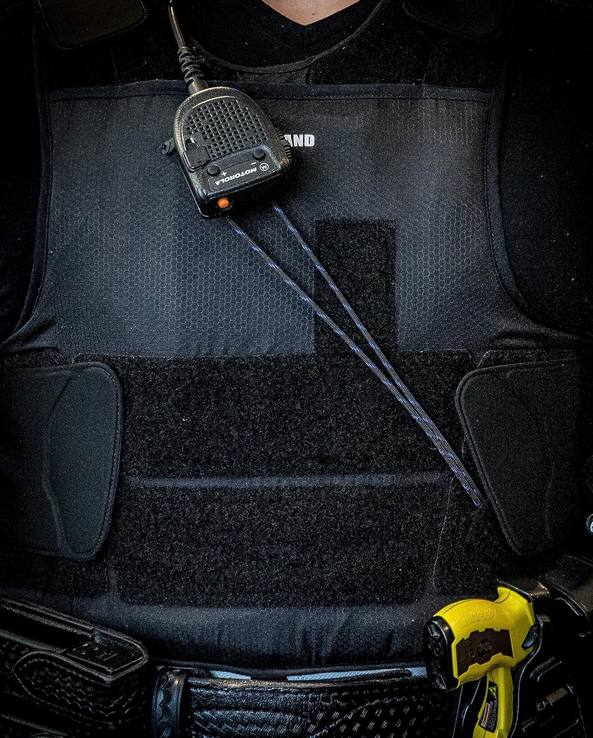 THE MIC LOOP Keeps Portable Radio Mic in Place for Police