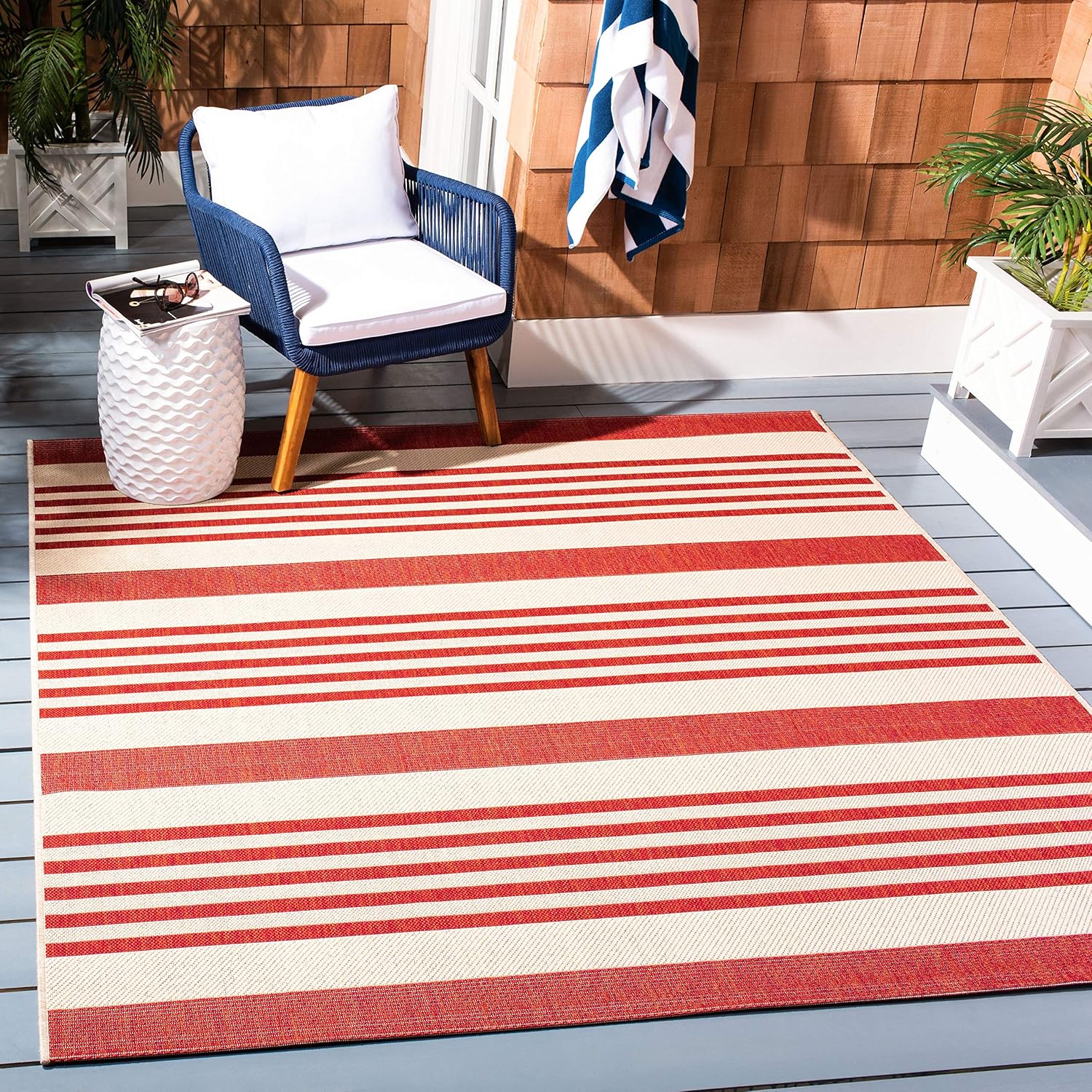 Amazon Com Safavieh Beach House Collection Bhs222q Stripe Indoor Outdoor Area Rug 4 X 6 Beige Red Furniture Decor
