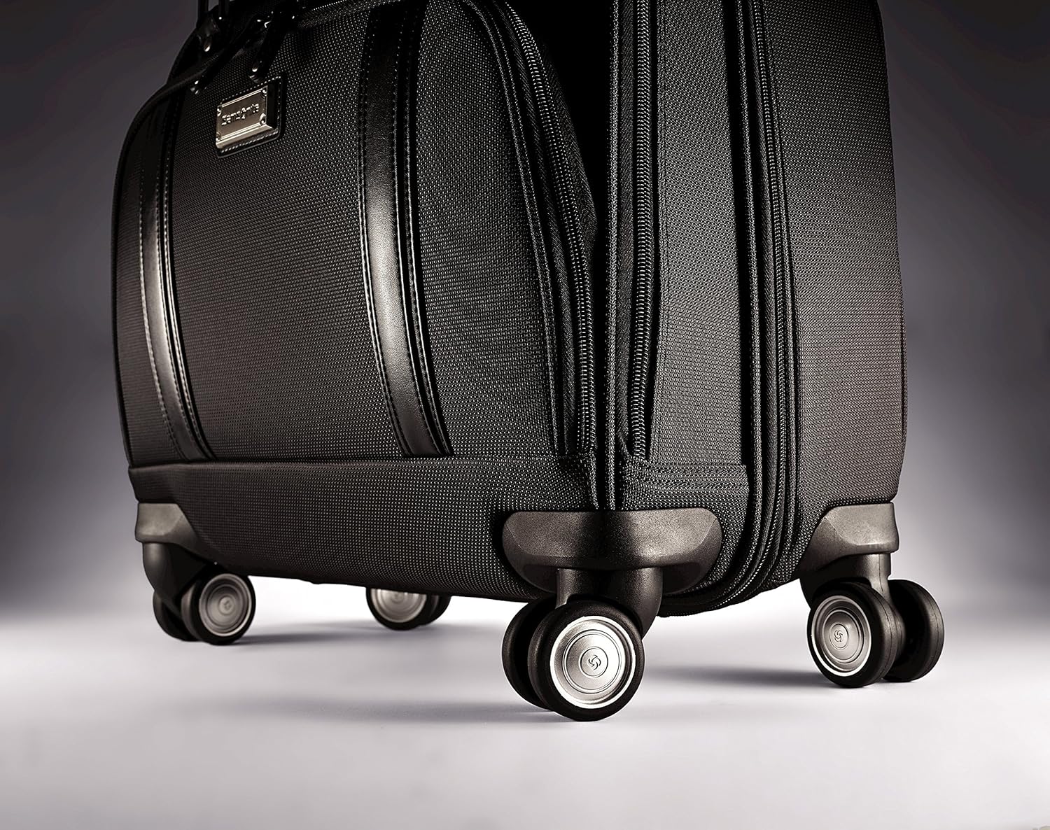 samsonite jaws luggage