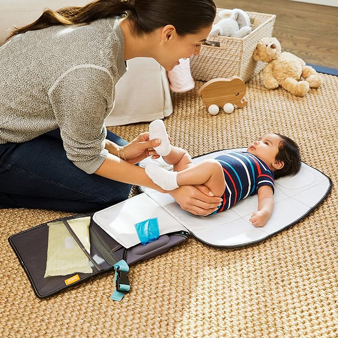 munchkin go pad nappy changer