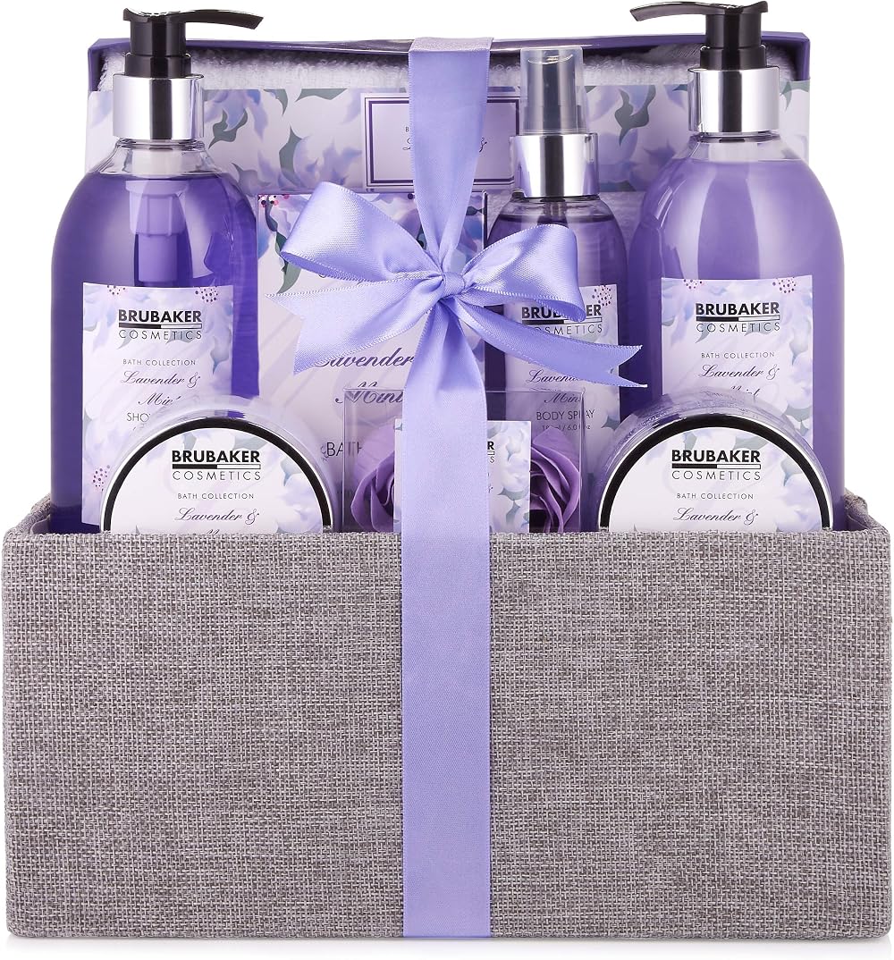 BRUBAKER Cosmetics Lavender Mint 12 Piece Bath Gift Set in Jute Box