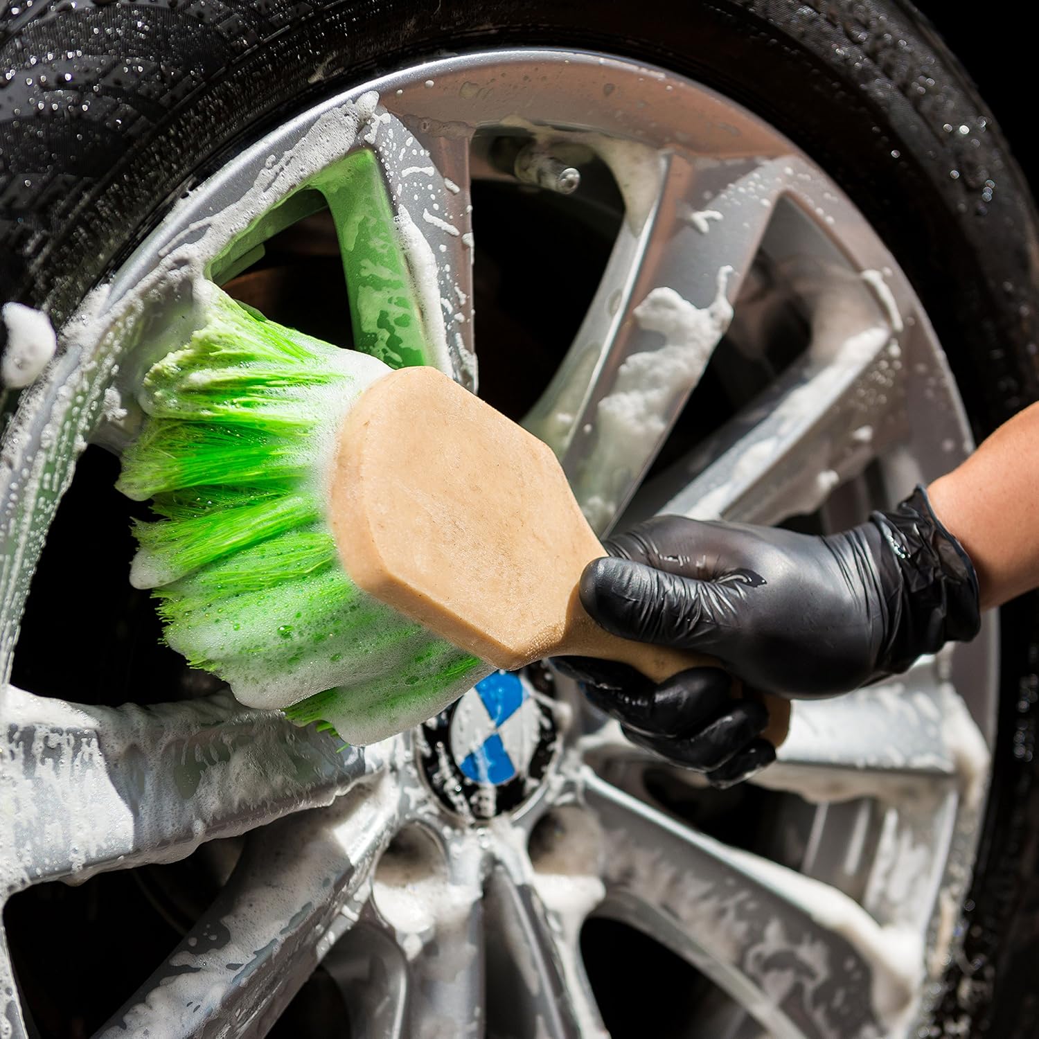 Chemical Guys ACC_G08 Wheel & Tire Brush, Short Handle: Automotive
