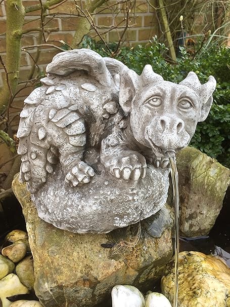 Steinfigur Drache Wasserspeier Garten Deko Steinguss Gartenfiguren Teich Amazon De Garten