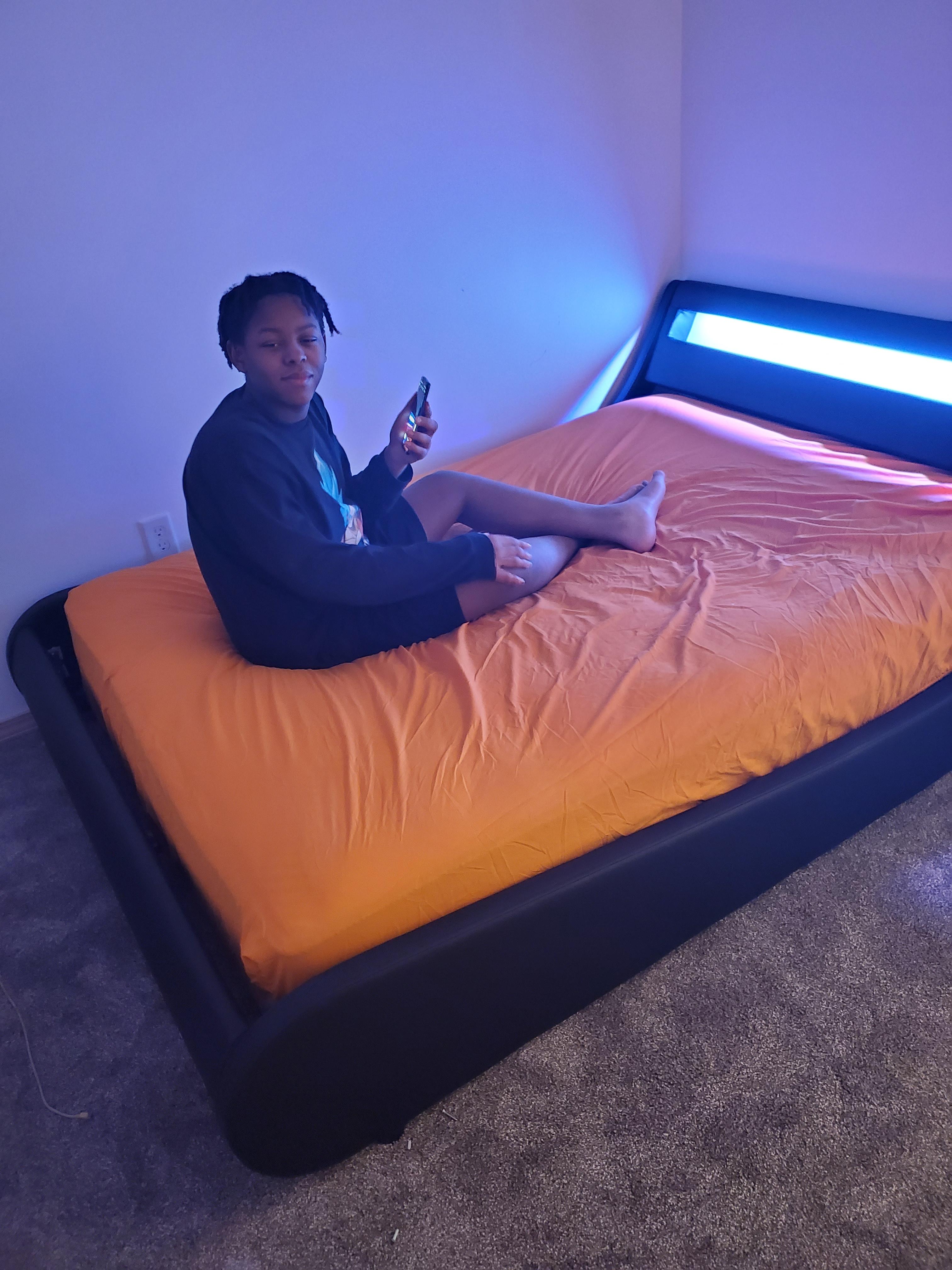 50/mo Finance ZTOZZ Naplesz Wave Like LED Bed Frame King Size