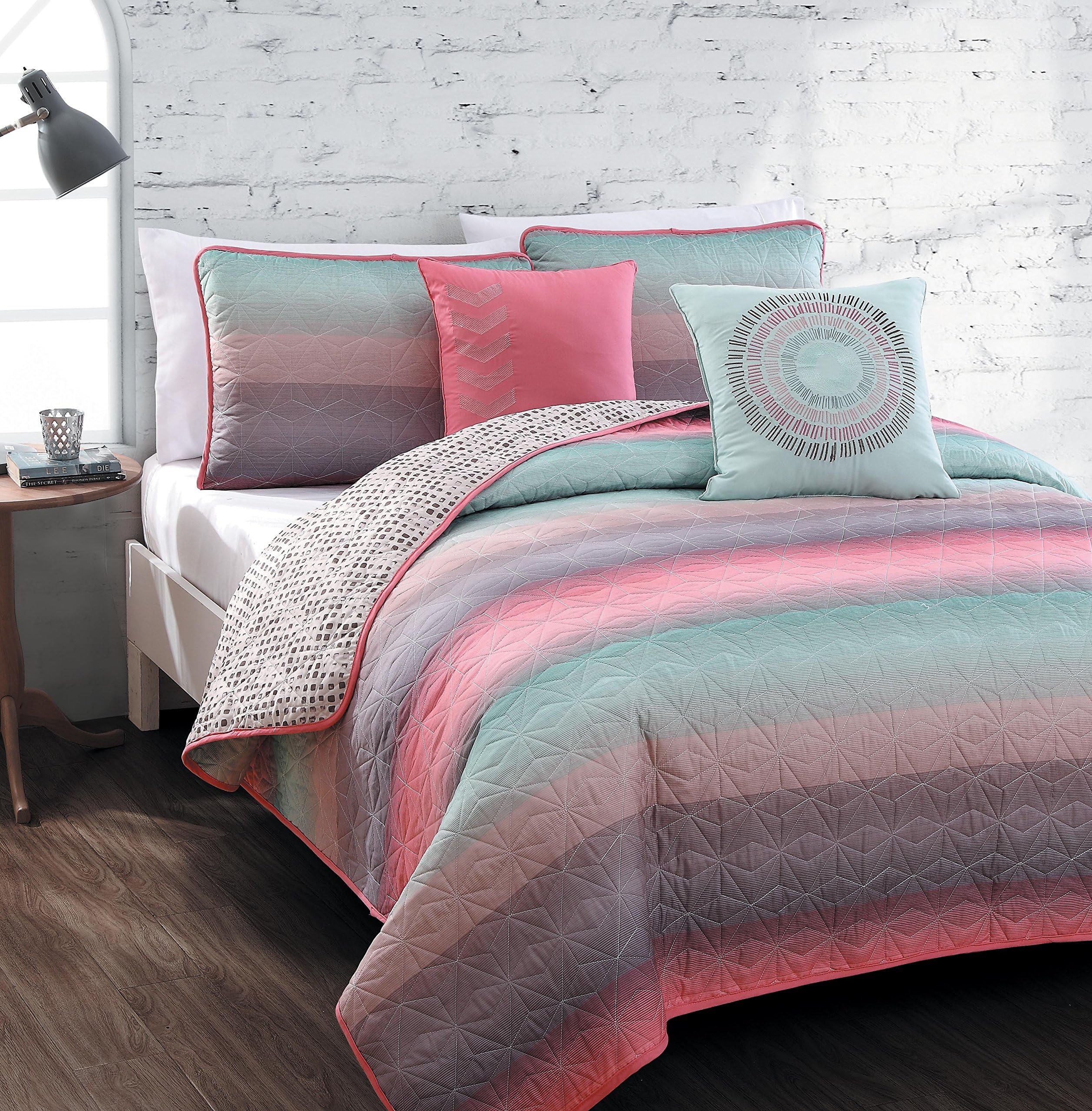 Avondale Manor 4-Piece Cypress Quilt Set, Twin Quilt Comforter Set, Lightweight Ultra-Soft Microfiber, Reversible Comfortable Bedding Set, Hypoallergenic Bedspread, Twin, Coral/Blue