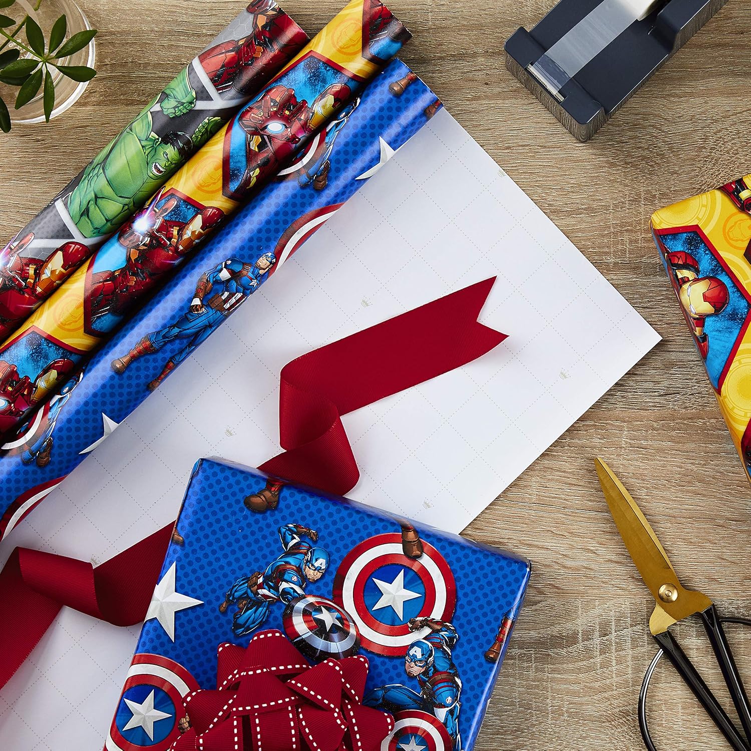 Hallmark Avengers Wrapping Paper Bundle with Cut Lines on Reverse, Black Widow, Captain America, Iron Man, Thor (Pack of 3, 105 sq. ft. ttl.) for Birthdays, Holidays, Fathers Day and More: Kitchen & Dining