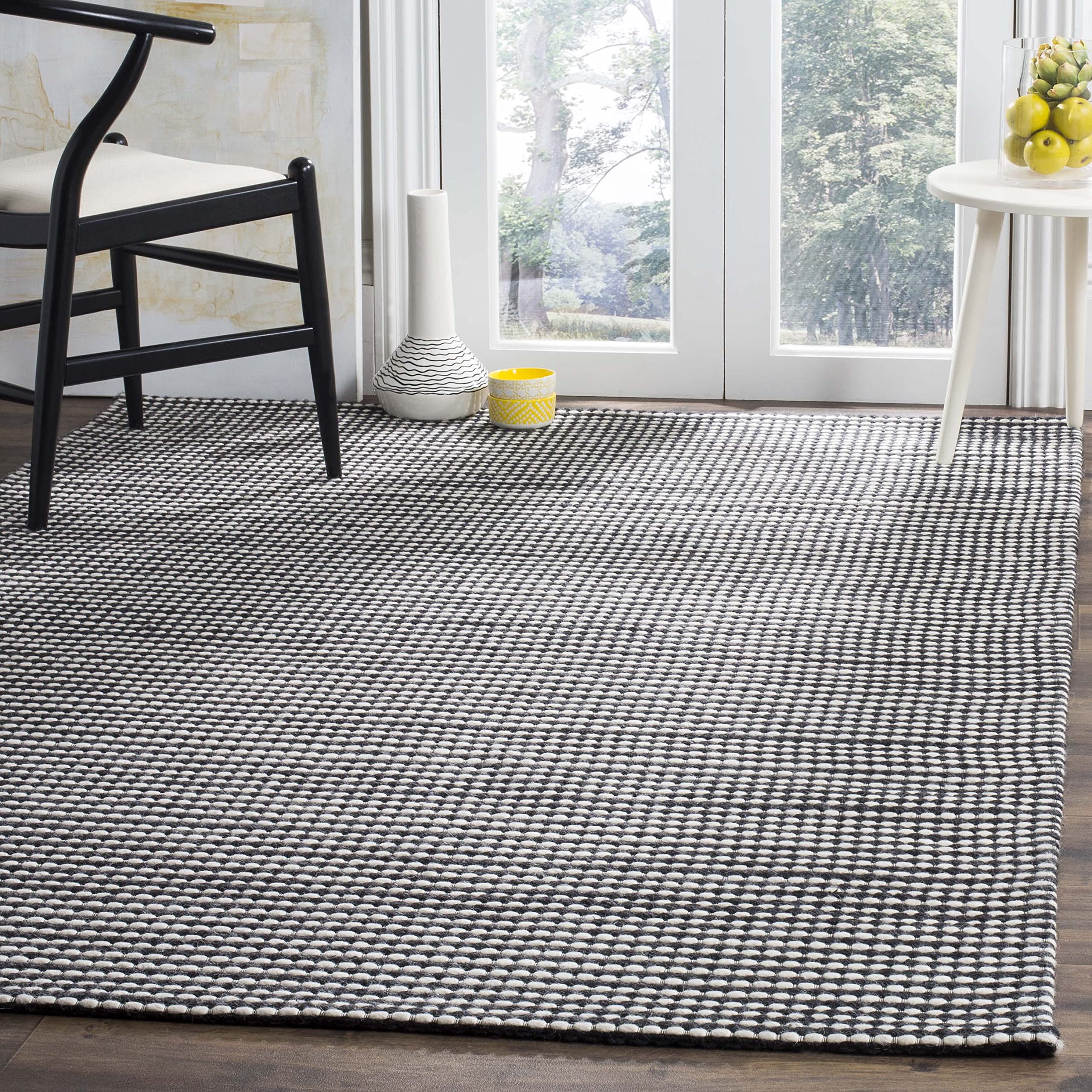 SAFAVIEH Natura Collection Area Rug – 6′ x 9′, Ivory & Black, Handmade Wool, Ideal for High Traffic Areas in Living Room, Bedroom (NAT801E)
