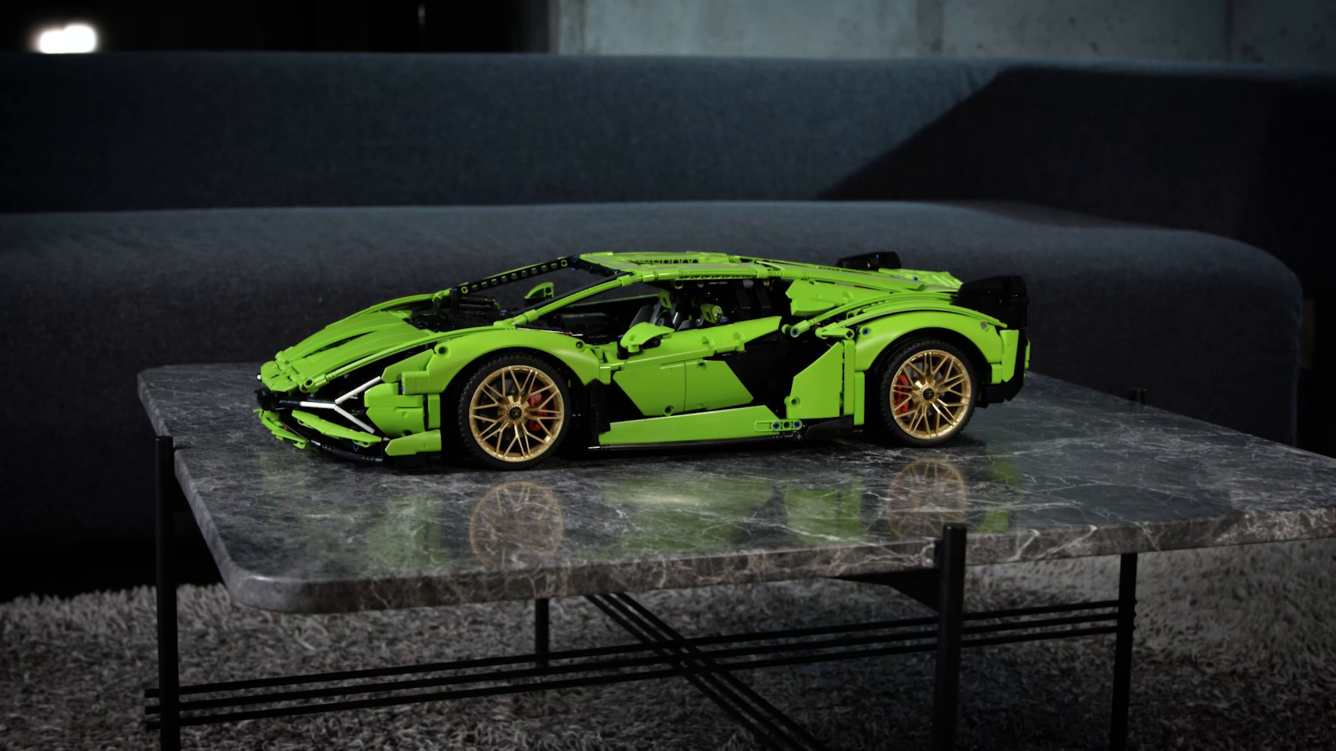 LEGO Technic Lamborghini Sián FKP 37 Rennauto, Modellbausatz für Erwachsene, Geschenkidee zum Geburtstag für Männer oder Frauen, Sammlerstück zum Austellen als Home- oder Büro-Deko, Modellauto 42115 – Bild 8