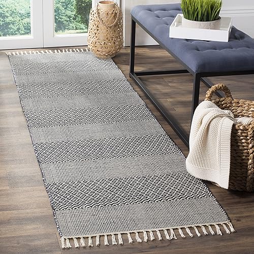 Safavieh Montauk Collection MTK330B Handmade Tassel Cotton Runner, 2'3" x 8' , Ivory / Navy