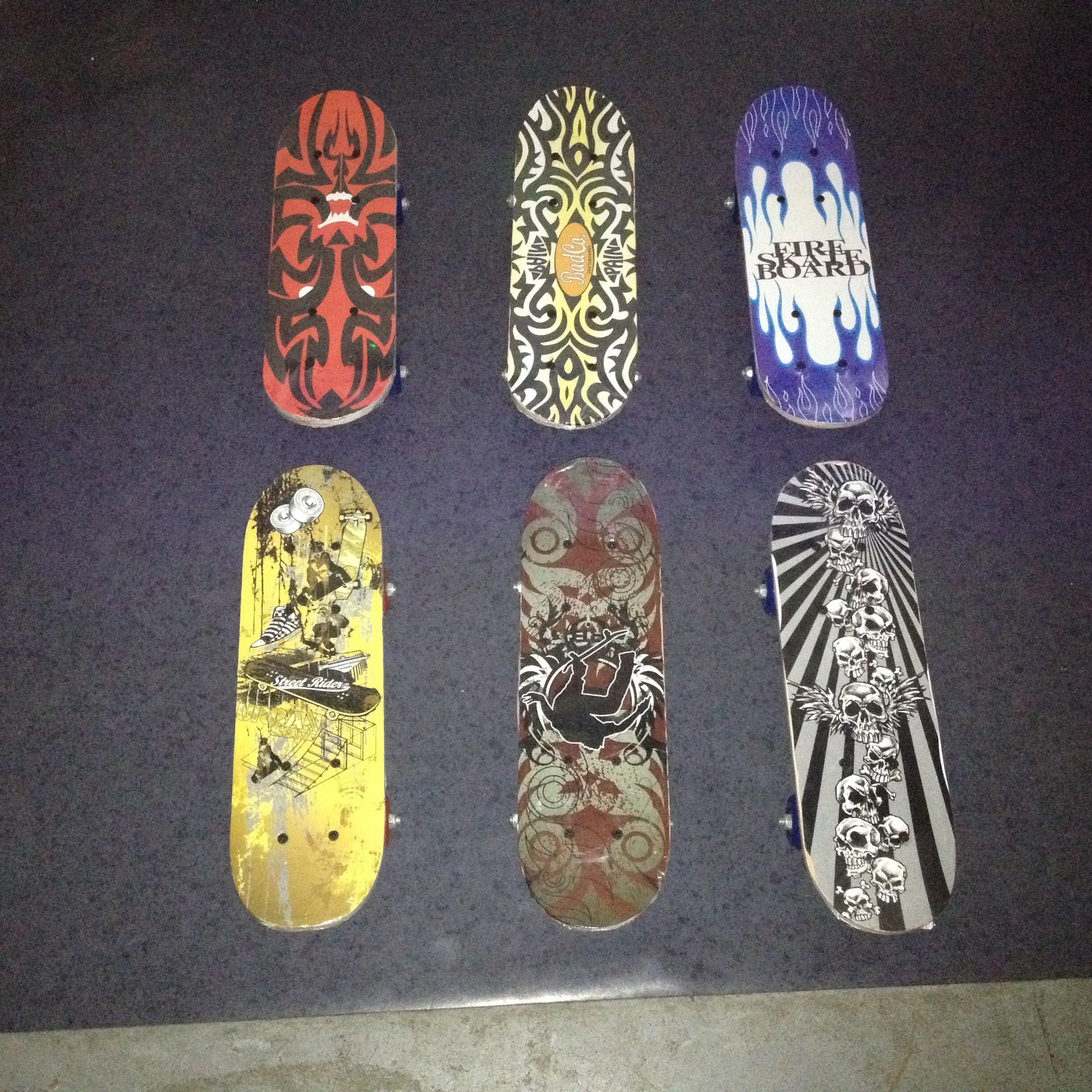 SMALL WOODEN SKATEBOARD CRUISER SKATING SKATEBOARD ASSORTED COLORS 43 x 14.5 x 9.5 cm