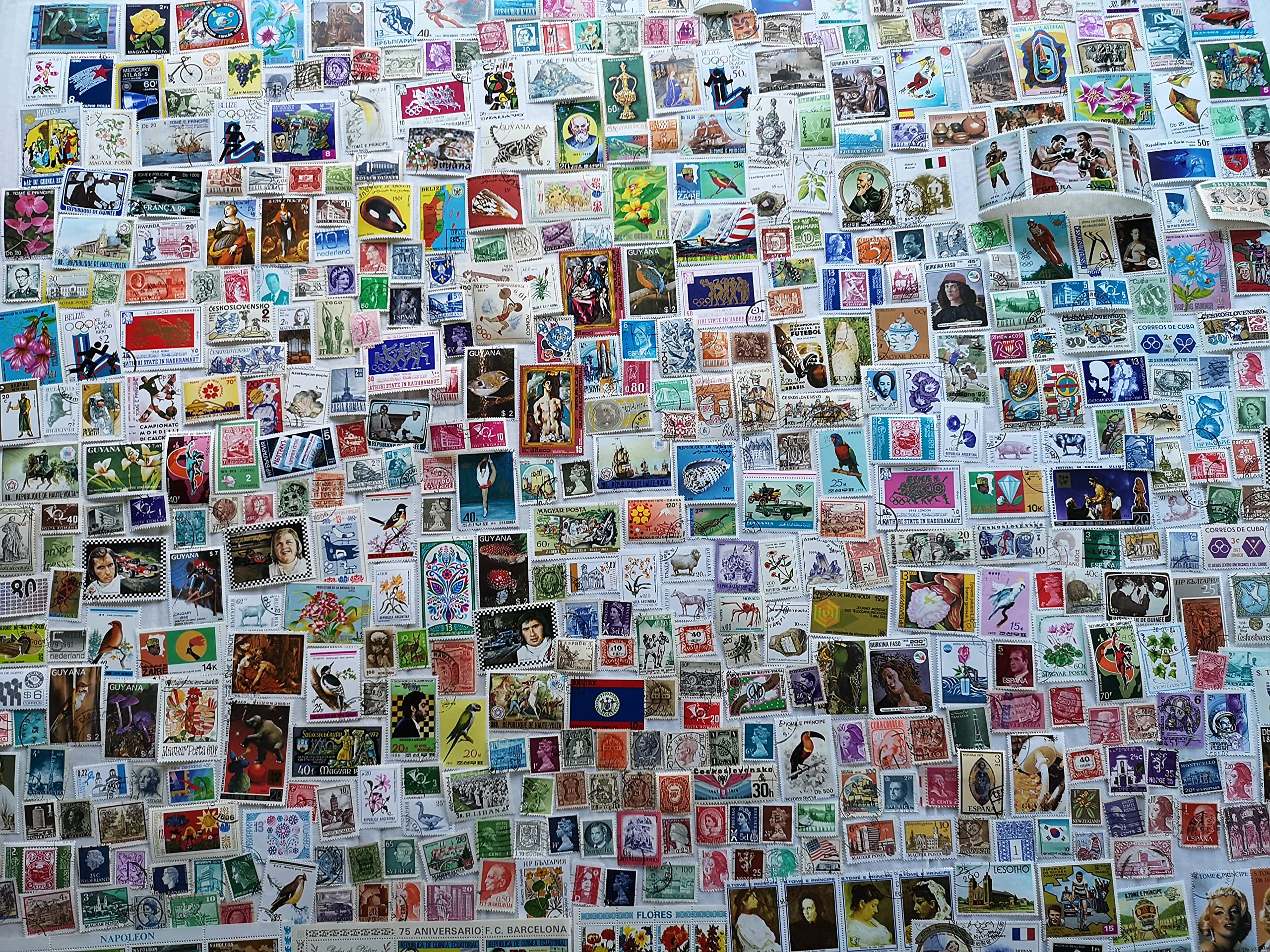 2000 Different Worldwide Stamps Collection (Stamps for Collectors)