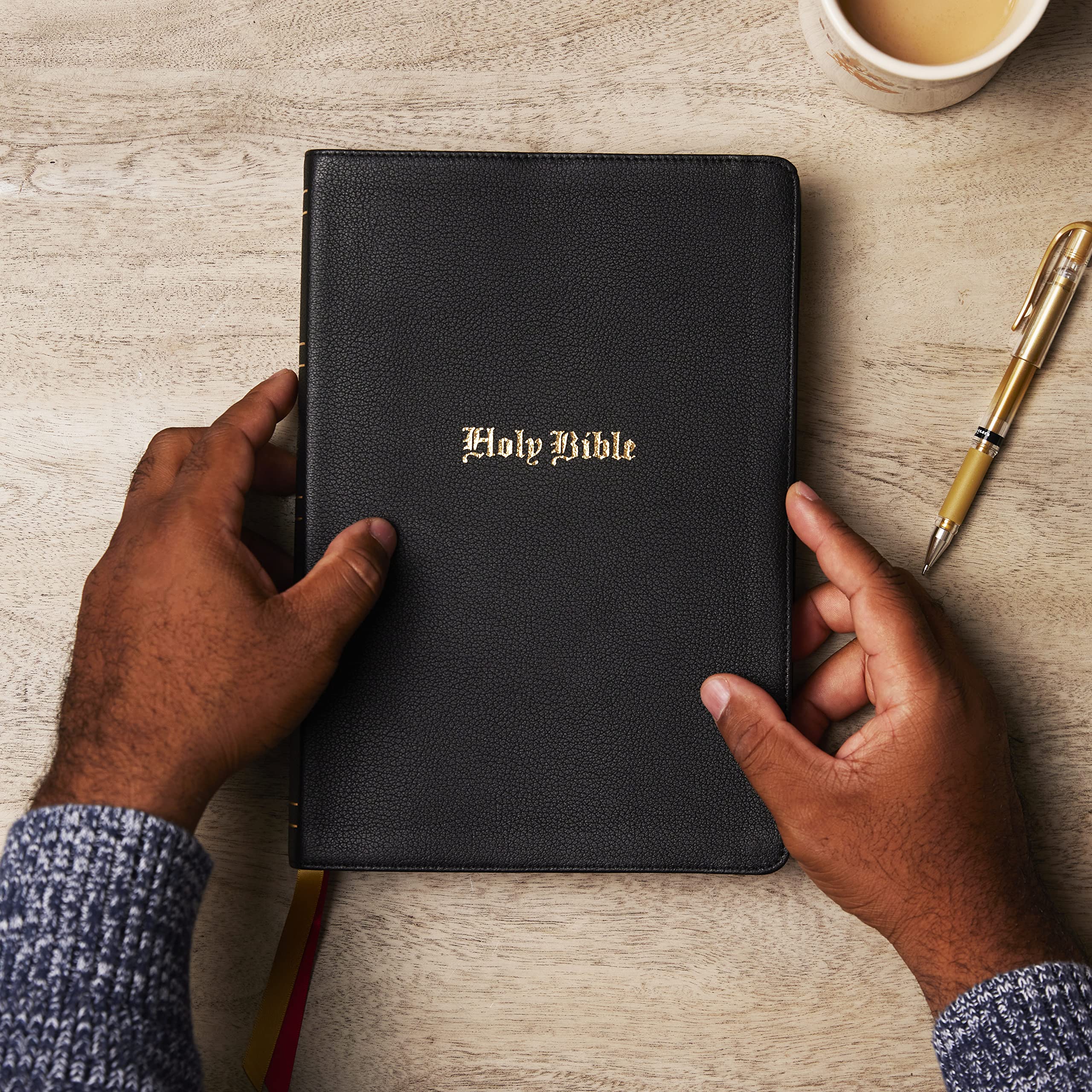 KJV Holy Bible: Super Giant Print with 43,000 Cross References, Black Genuine Leather, Red Letter, Comfort Print: King James Version