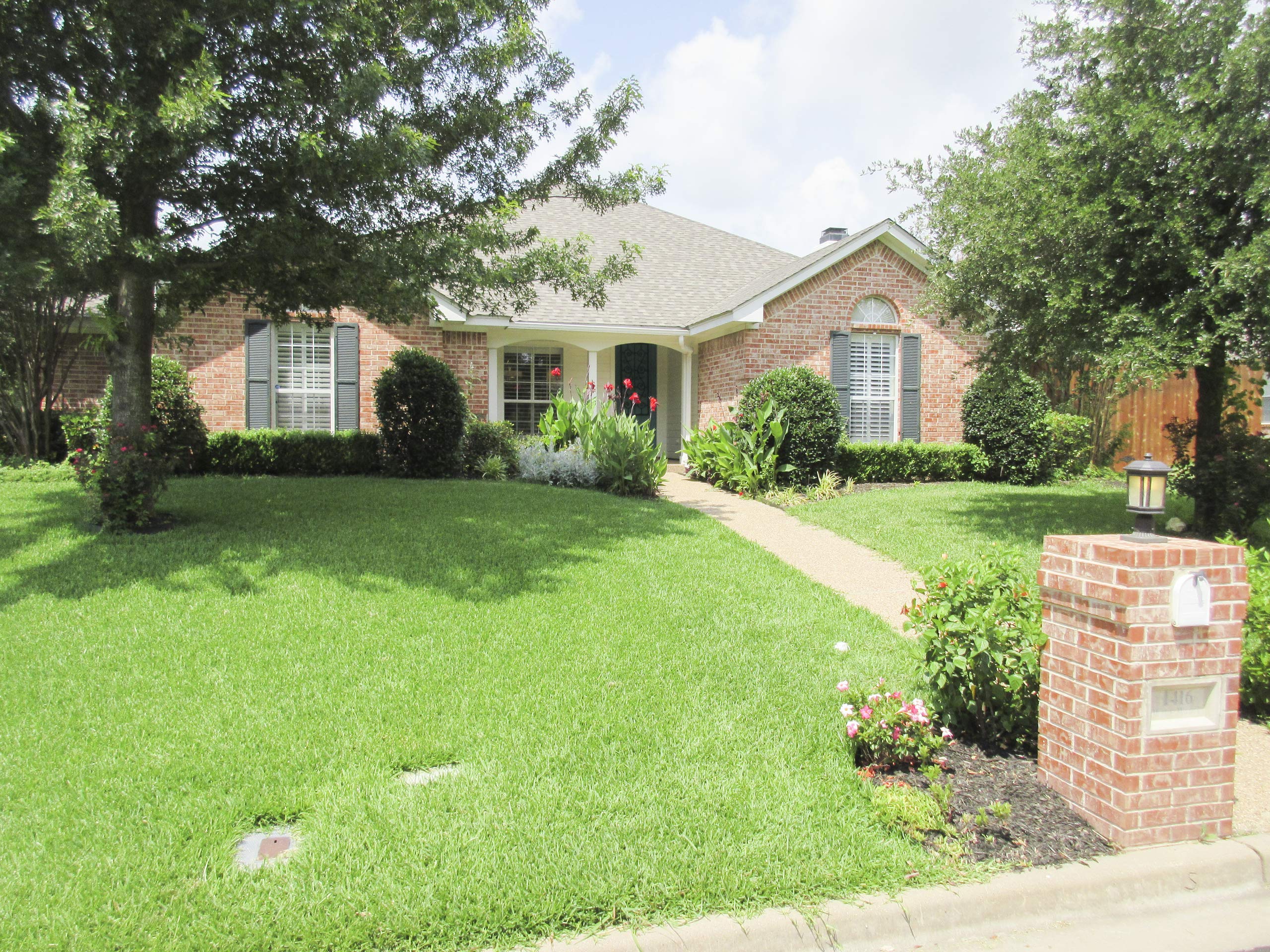 Watch House Hunters Comedians on Couches Season 1 Prime Video