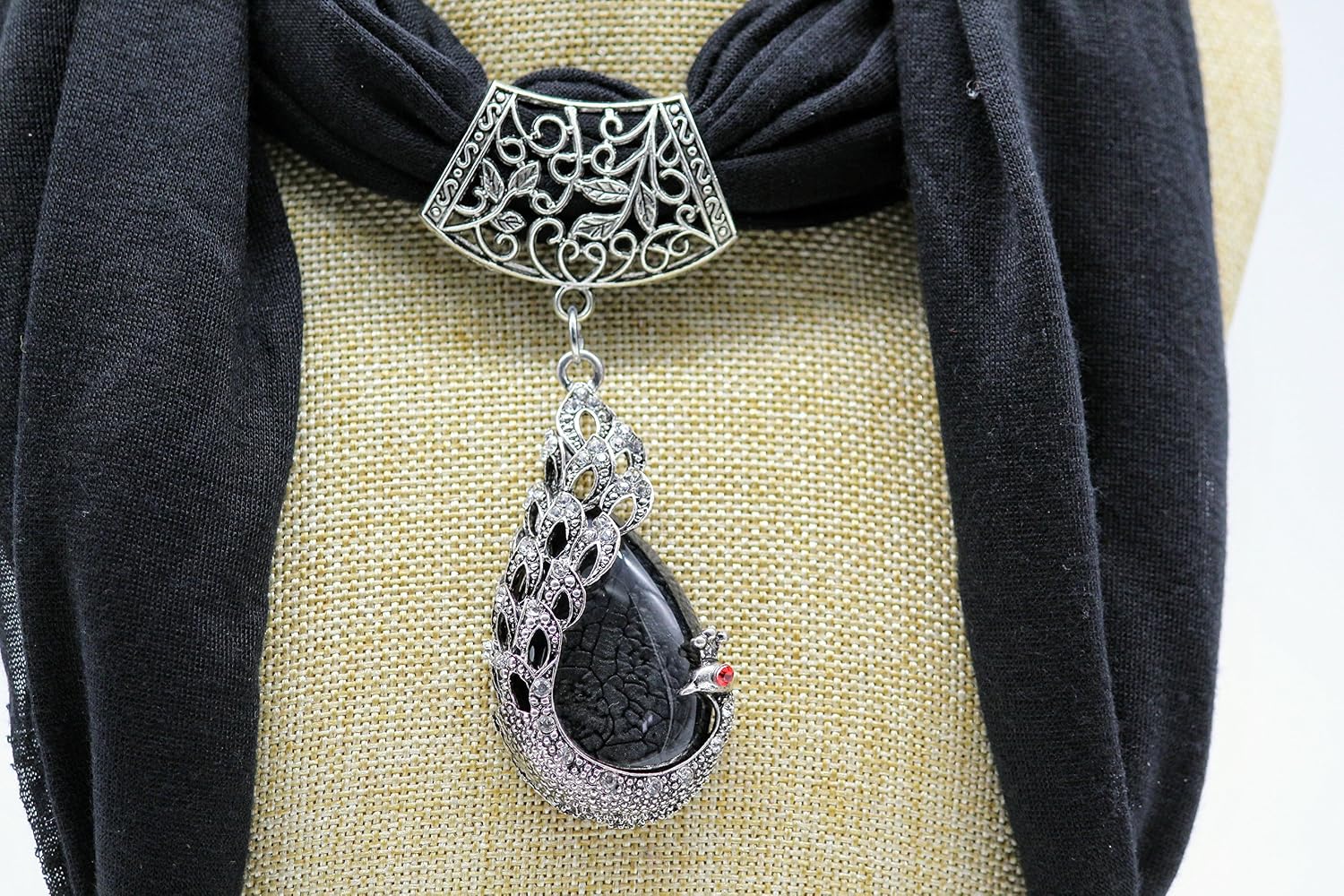 satyam kraft pendant necklace scarf