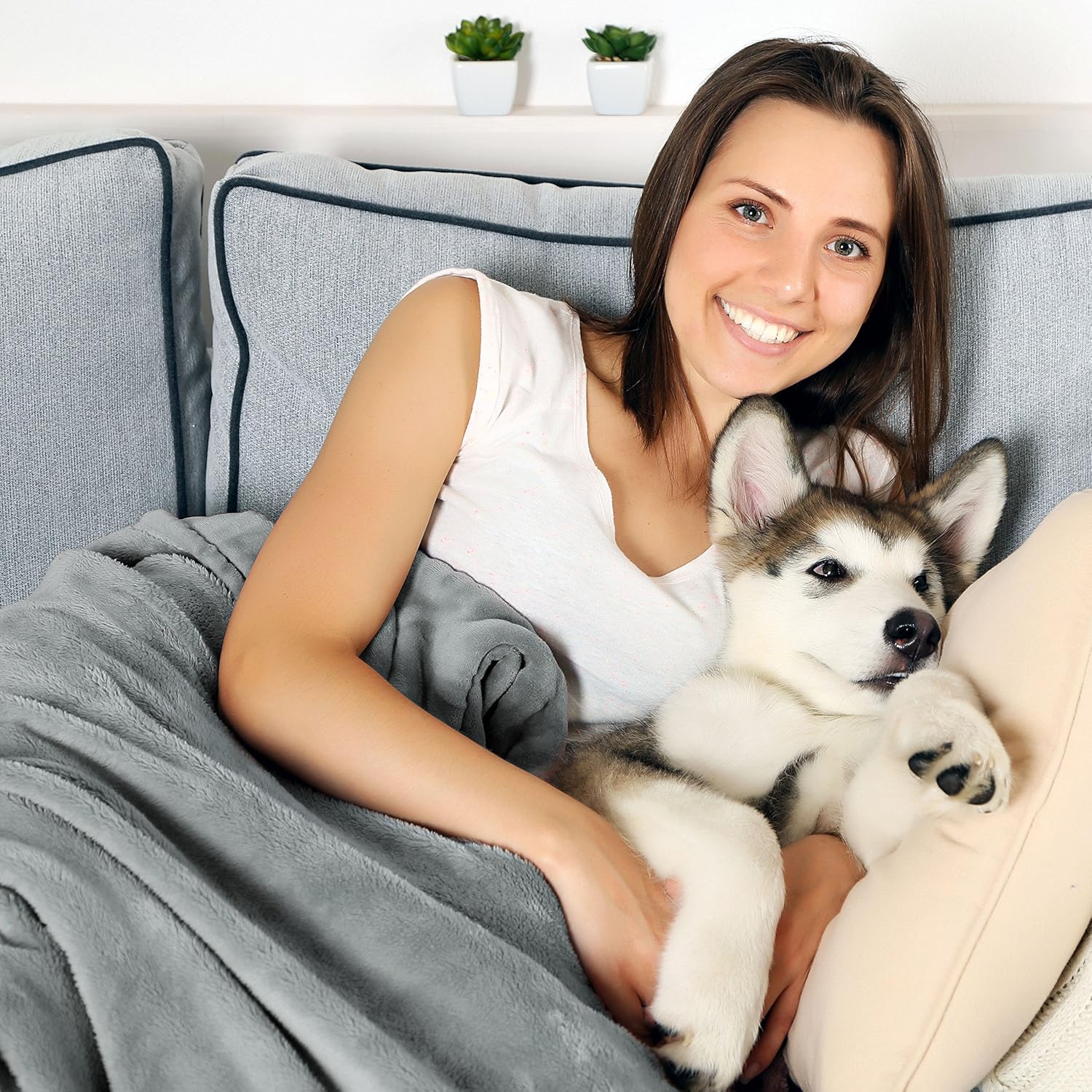 Waterproof Pet Blanket-50”x 60” Soft Plush Throw Protects Couch, Chairs, Car, Bed from Spills, Stains, or Pet Fur-Machine Washable by Petmaker (Gray): Home & Kitchen