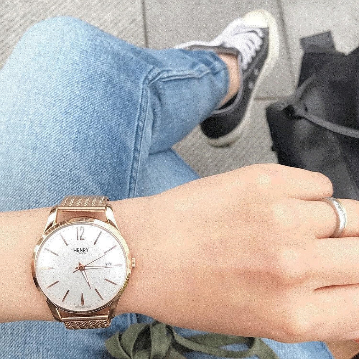 Henry London Unisex Richmond Quartz Watch with White Dial Analogue Display and Rose Gold Stainless Steel Bracelet - Image 5