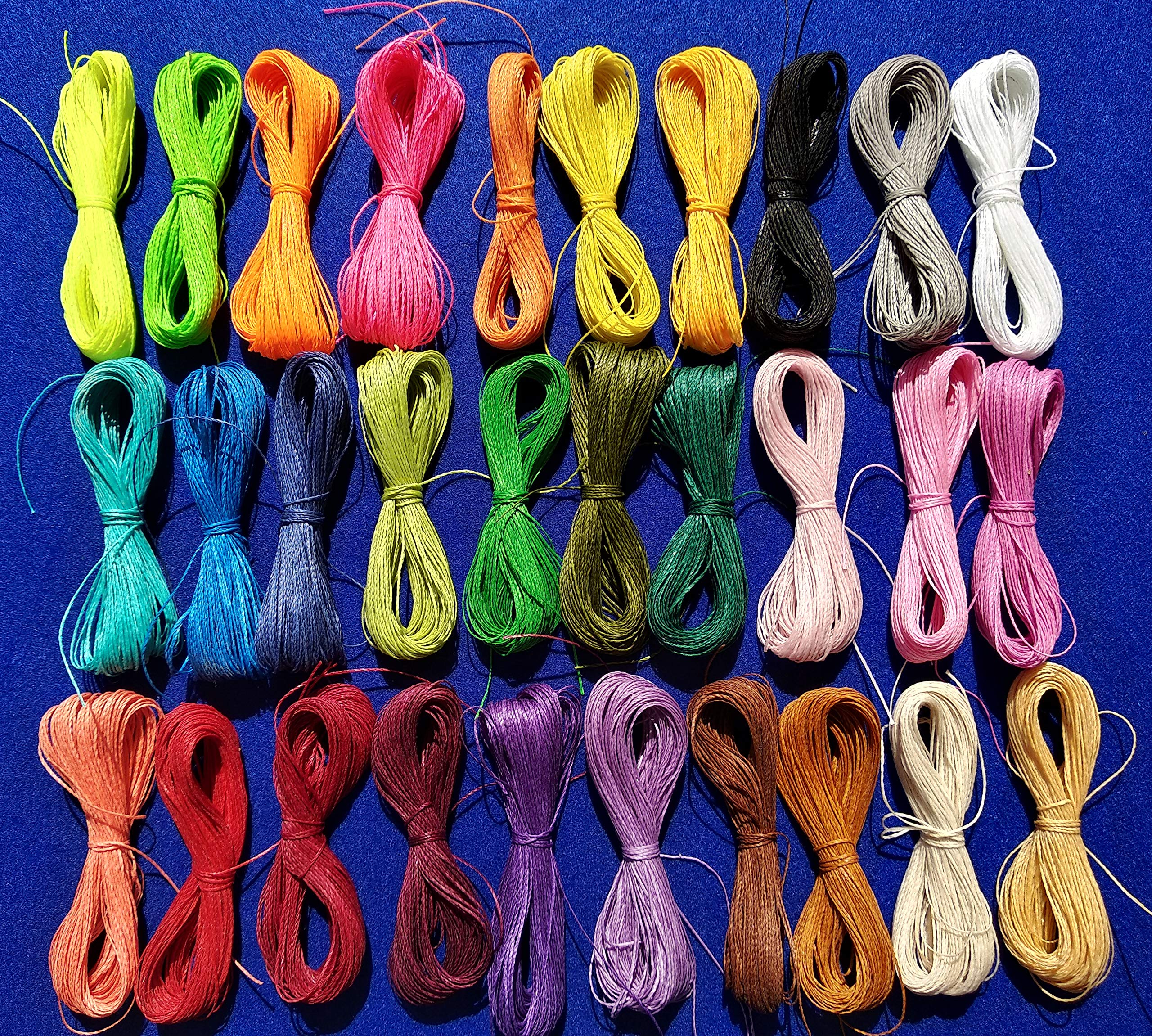 Linhasita 300 Metres of 0.5-mm Waxed Thread, 30 Colours, 10 Metres per Colour