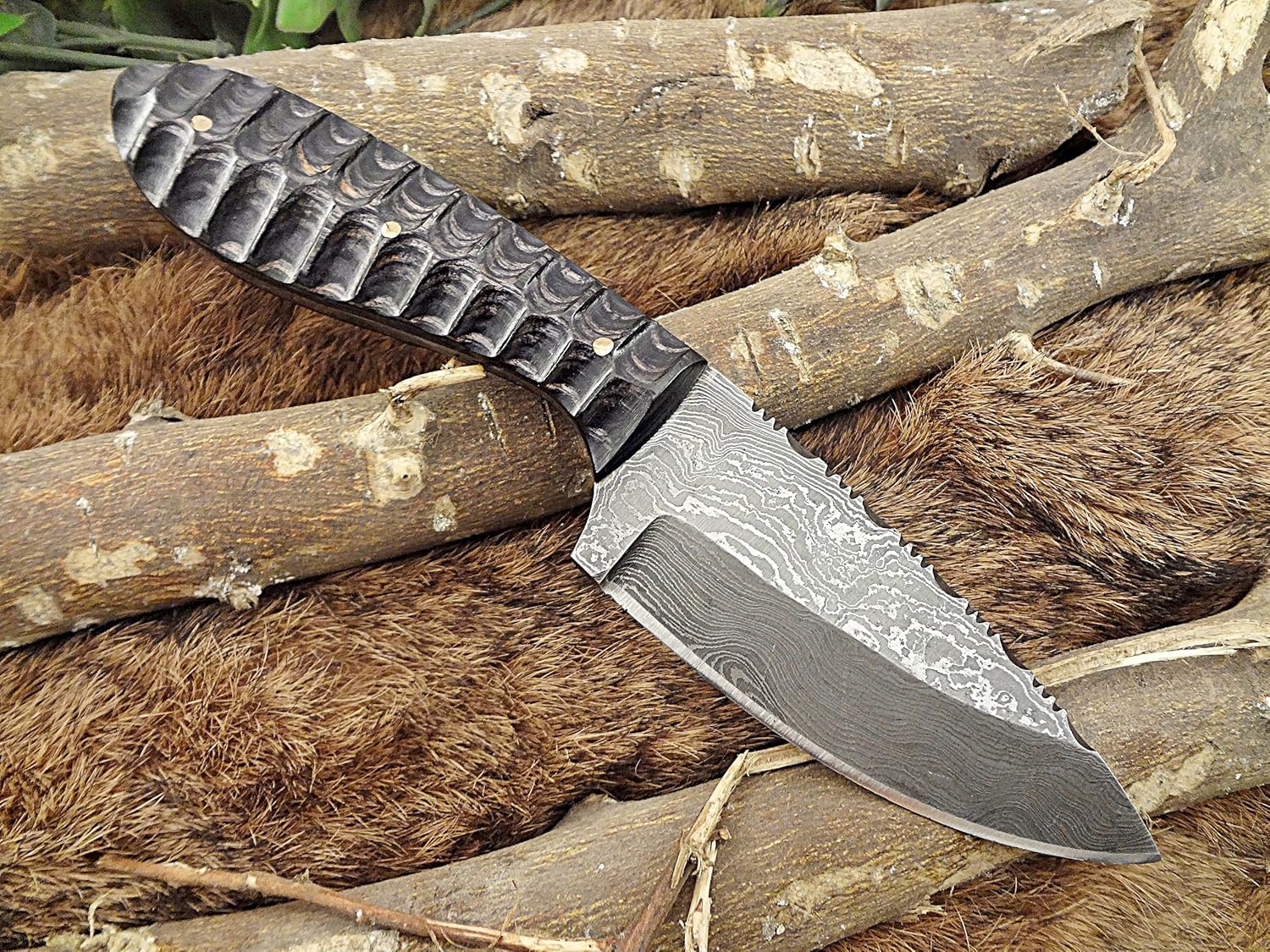 Amazon 7 5 ロングダマスカススチールhand Forgedコンパクトスキンナイフ 4 ドロップポイントフルtangブレード Jigged 2トーンブラック木製ボーンスケール Cow Hide Leather Sheath Damascus Depot シースナイフ