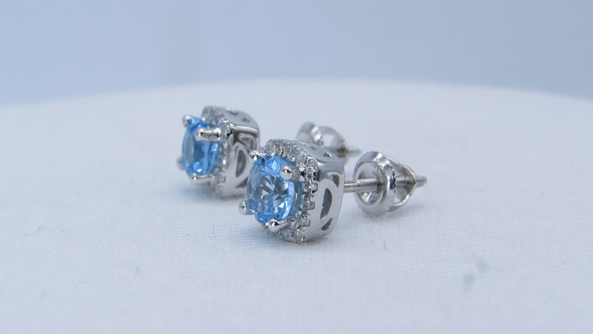 Boucles D'oreilles Rondes Diamants 14 Carats Or Blanc - Pave 4 Diamants 0.53CT - Fermeture à Vis - Bijoux Précieux