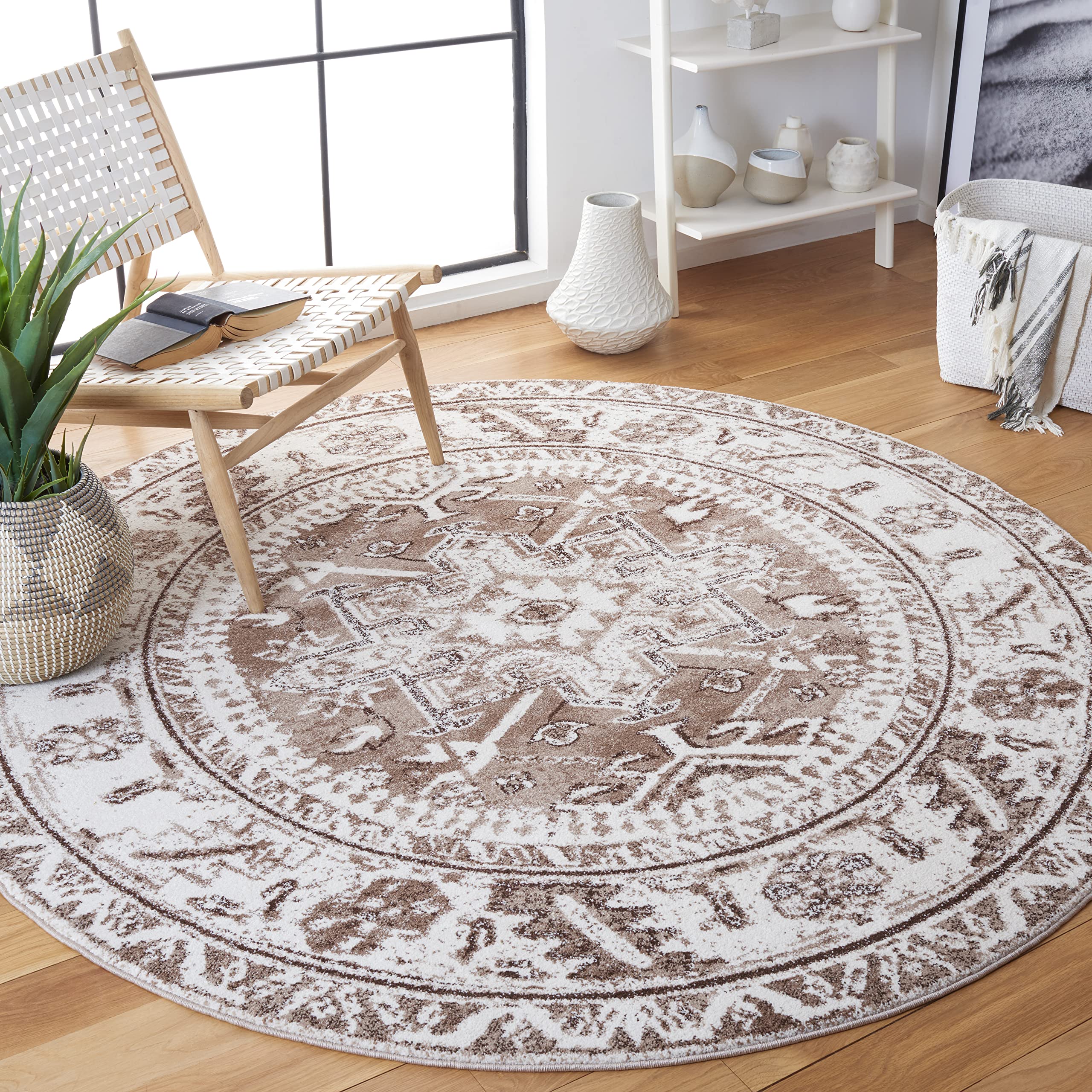 SAFAVIEH Vintage Hamadan Collection Area Rug - 6'7" Round, Brown & Ivory, Traditional Persian Design, Non-Shedding & Easy to Clean, Ideal for Living Room, Bedroom, Dining Space (VTH211T) Image
