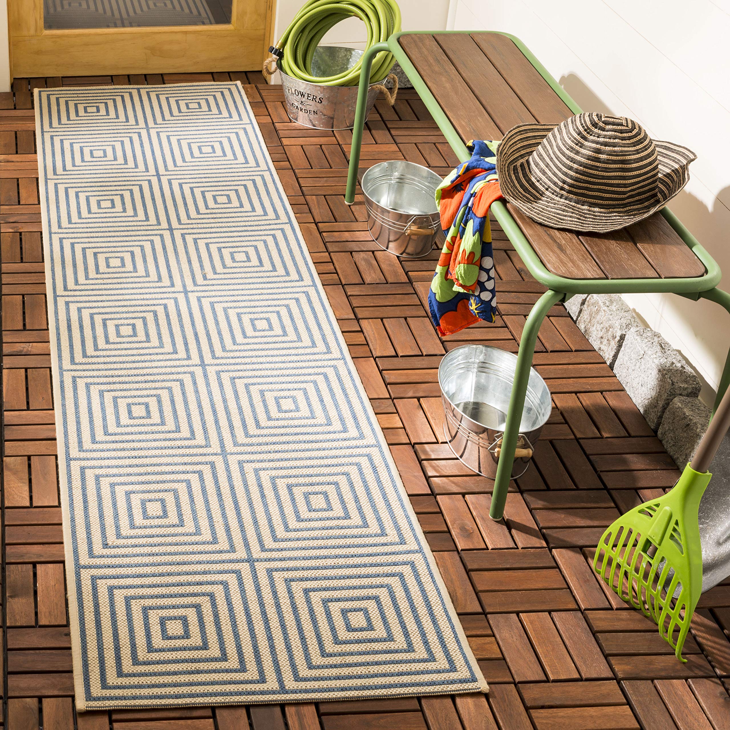 Safavieh Geometric Indoor/Outdoor Woven Rectangle Area Rug, Beachhouse Collection, BHS123, in Cream / Blue, 79 X 152 cm for Garden, Patio or Any Outdoor Space