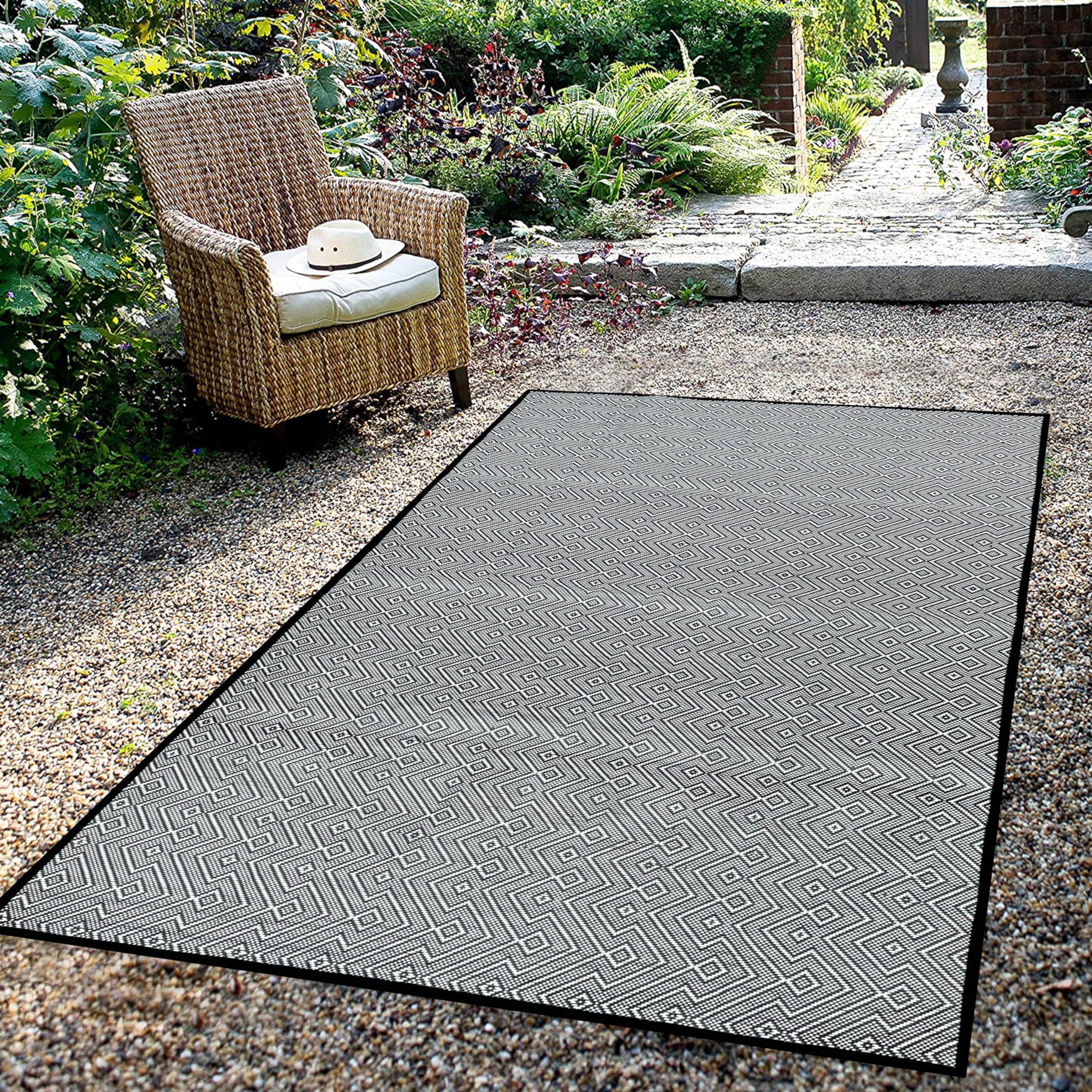 ARSUK Outdoor Plastic Rug (210 x 150 cm) - Weatherproof, Indoor and Outdoor Use, Ideal for Garden, Camping, Patio, Balcony Carpet, Picnic, Backyard, Lightweight, Foldable, Recyclable Material