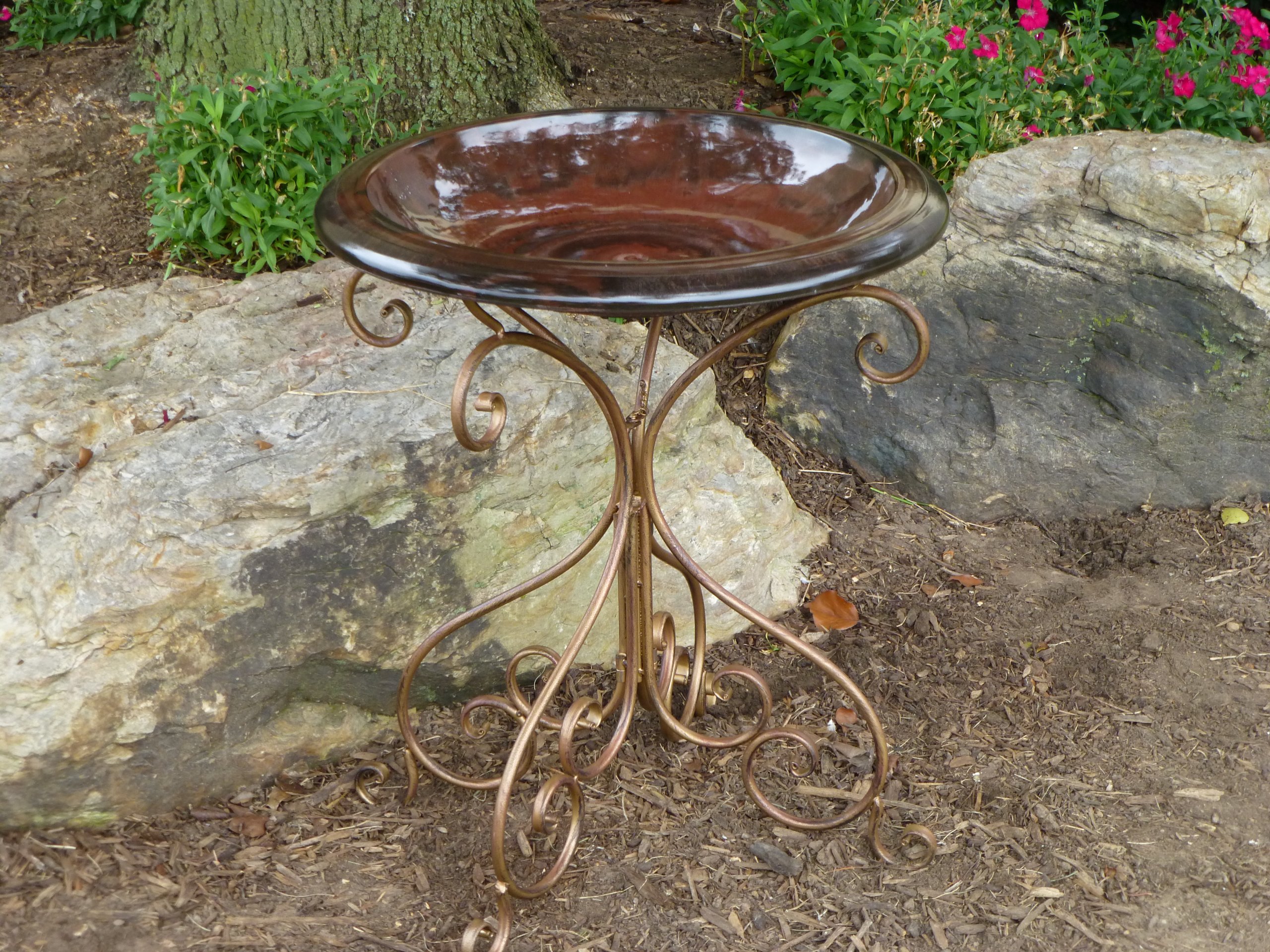 Tierra Garden 48172B Antique Gloss Bird Bath Bowl with Gloss Rim and