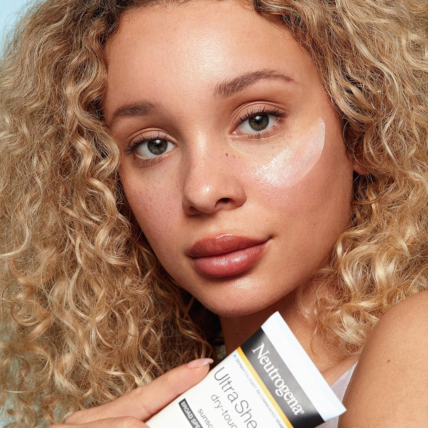 Neutrogena Ultra Sheer Dry-Touch Water Resistant and Non-Greasy Sunscreen Lotion with Broad Spectrum SPF 100+, 3 Fl Oz (Pack of 1): Beauty