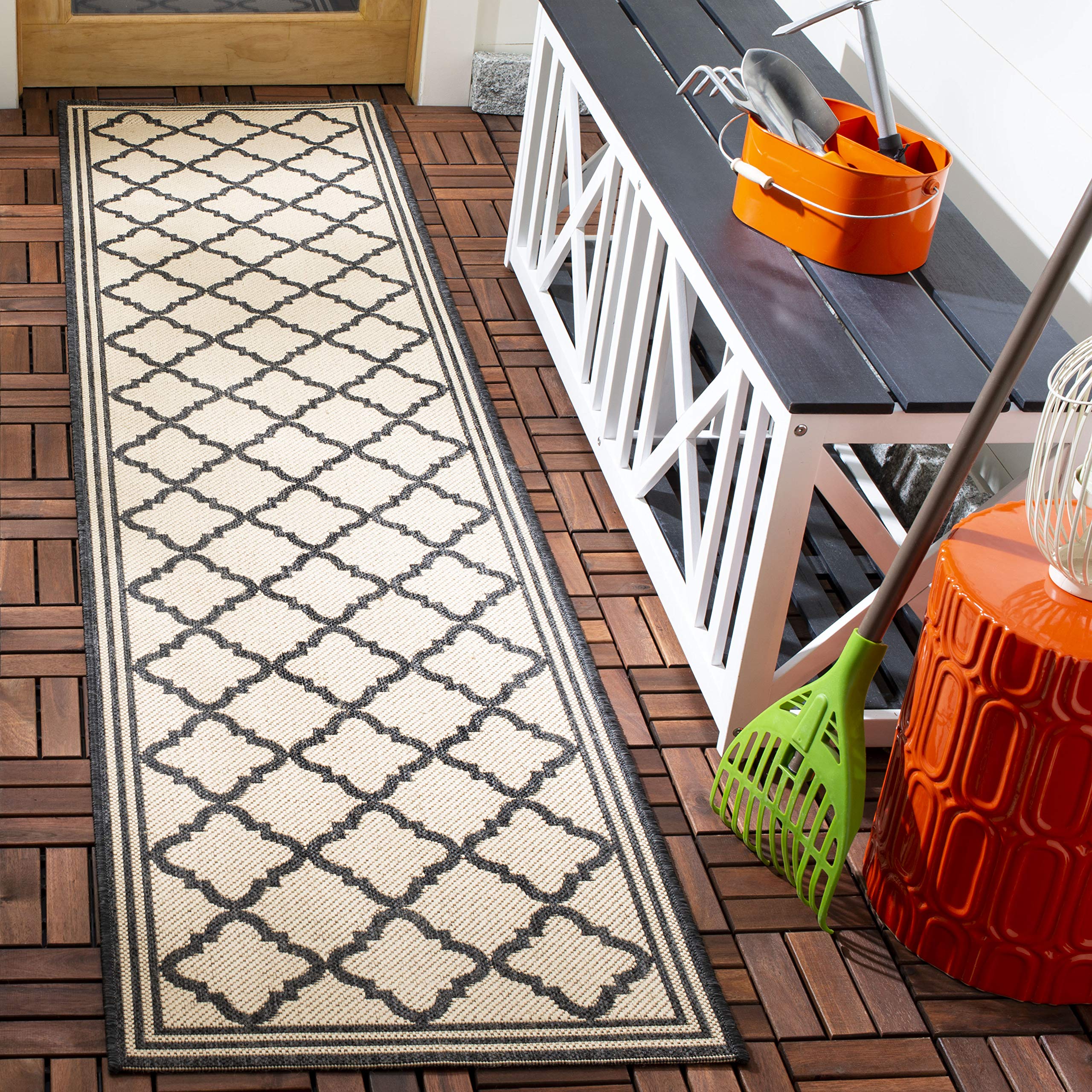 Safavieh La Concha Multipurpose Indoor/Outdoor Rug, Woven Polypropylene Carpet in Creme/Black, 90 X 150 cm