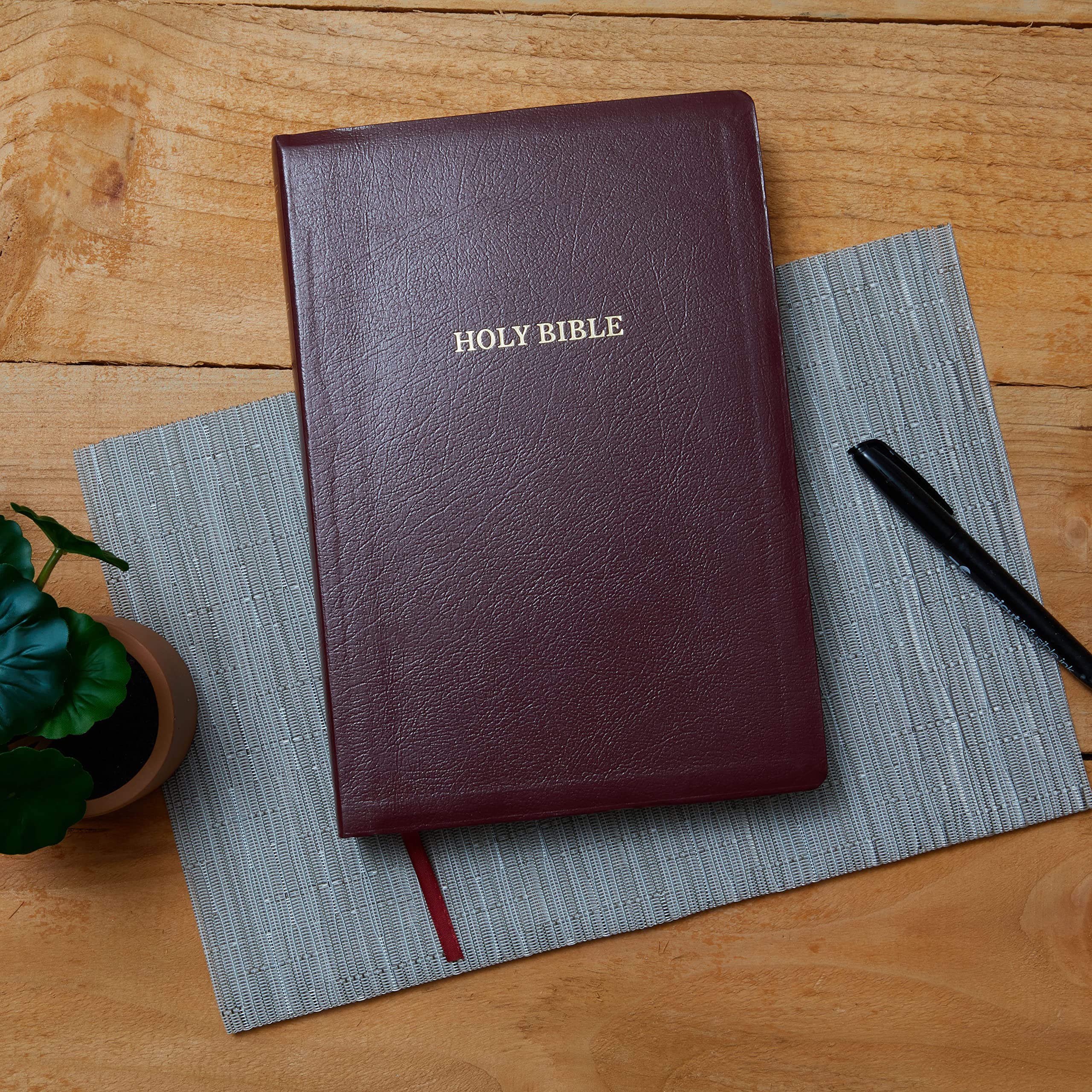 KJV Holy Bible: Super Giant Print with 43,000 Cross References, Burgundy Leather-look, Red Letter, Comfort Print: King James Version KJV Holy Bible: Super Giant Print with 43,000 Cross References, Burgundy Leather-look, Red Letter, Comfort Print: King James Version Imitation Leather