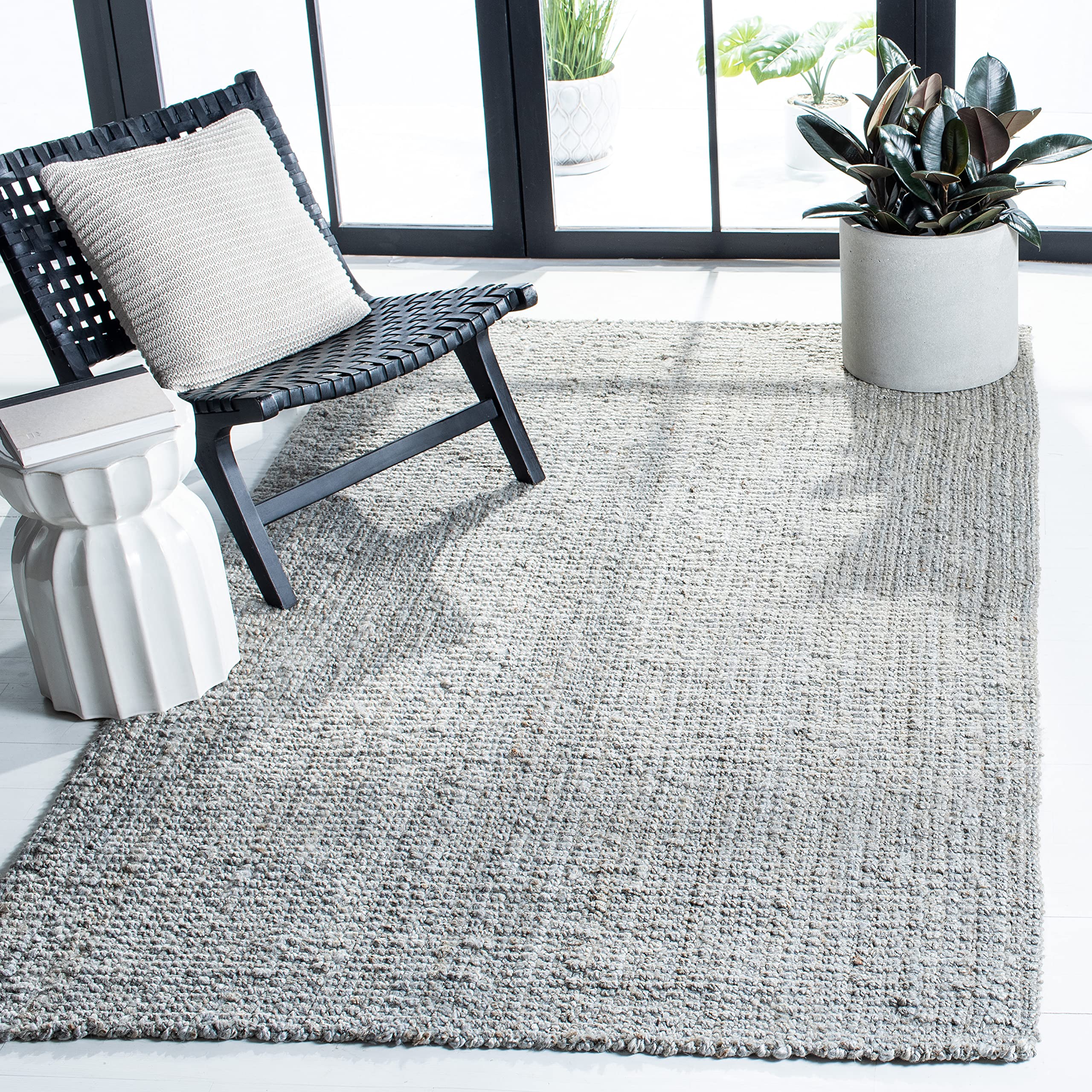 SAFAVIEH Natural Fiber Collection Accent Rug – 4′ x 6′, Grey, Handmade Farmhouse Jute, Ideal for High Traffic Areas in Entryway, Living Room, Bedroom (NF730F)