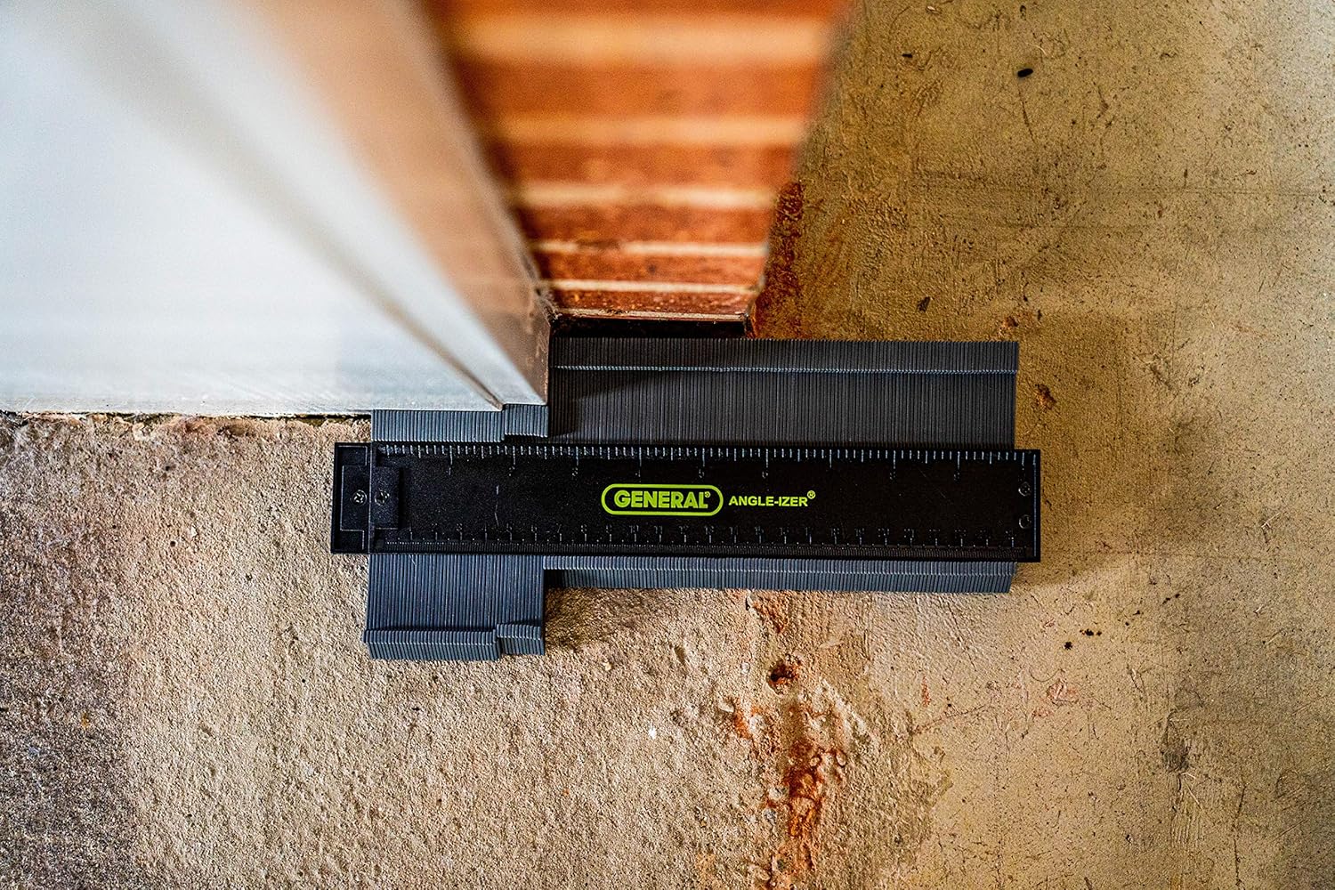 General Tools 833 Plastic Contour Gauge, Profile Gauge, Shape Duplicator, 10-Inch (254mm), Precisely Copy Irregular Shapes For Perfect Fit and Easy Cutting - Profile Gauge - 