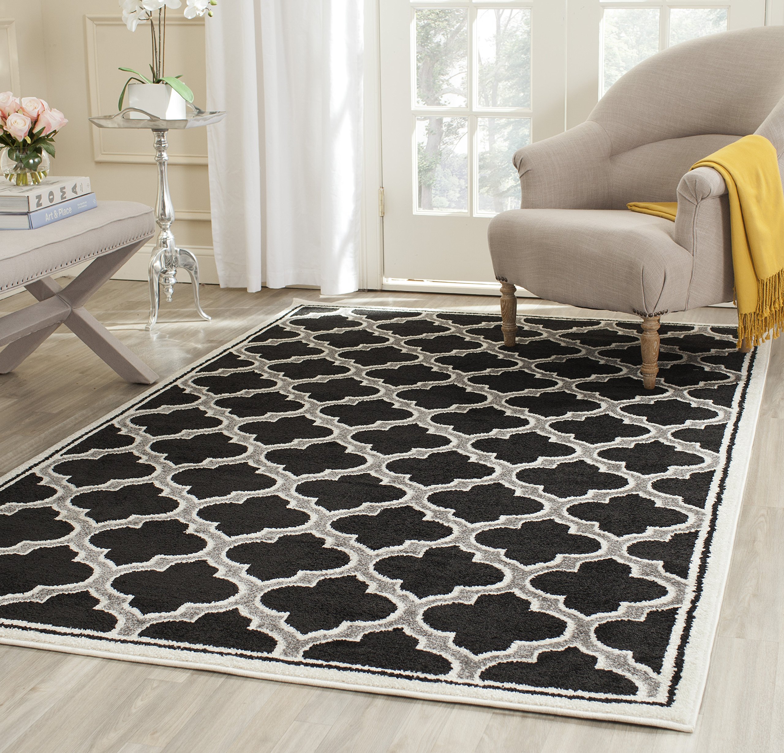 Safavieh Trellis Indoor/Outdoor Woven Rectangle Area Rug, Amherst Collection, AMT412, in Anthracite / Ivory, 91 X 152 cm for Garden, Patio or Any Outdoor Space