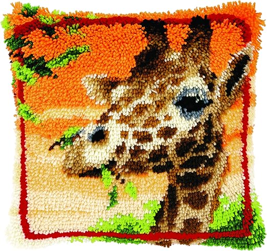 Amazon Com Latch Hook Cushion Giraffe Eating Leaves