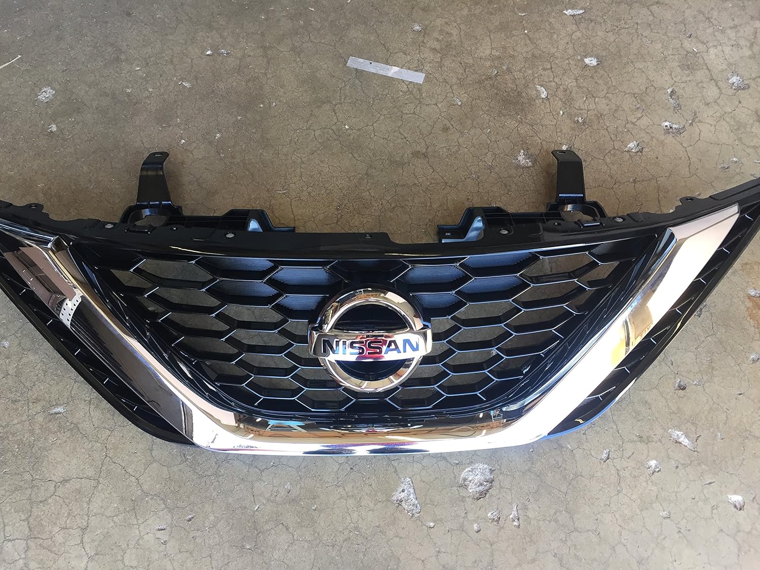 NEW OEM NISSAN SENTRA 20162018 FACTORY GRILLE ASSEMBLY