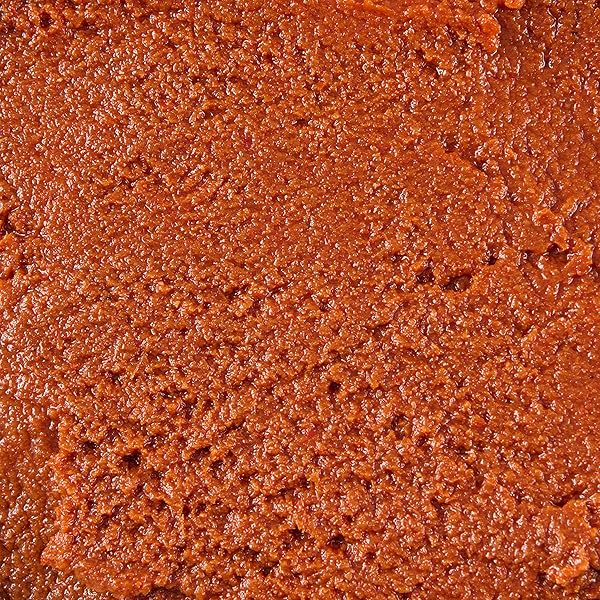 THAI KITCHEN RED CURRY PASTE, 35 OZ – ONE 35 OUNCE TUB OF THAI RED CURRY PASTE WITH RED CHILI PEPPER, LEMONGRASS, THAI GINGER AND SPICES, PERFECT FOR STIR-FRIES AND SOUP BASES