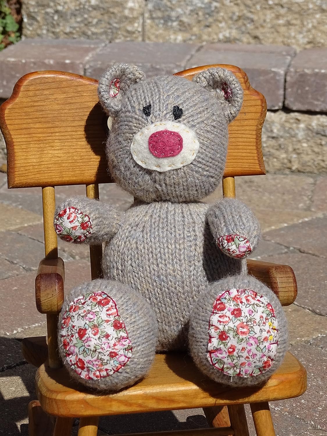 knitted teddy bear faces