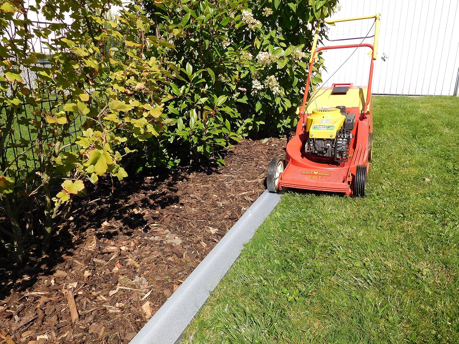 Comfort Lawn Mowing Edges Brown Metal Lawnmower Amazon.co.uk Garden