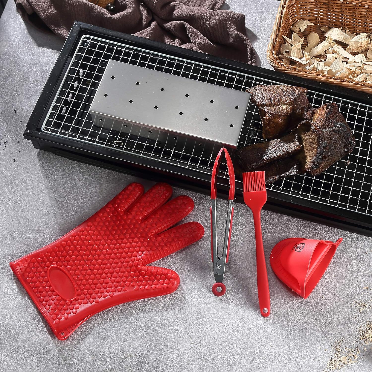 YK GDYORKITCHEN Smoker Box - Stainless Steel Gas Grill Smoker Box for BBQ Grill Wood Chips, Free Silicone Brush & 7 Inch Silicone Tong and Bonus Silicone Glove & Silicon Oven Mitt - for Gifts: Garden & Outdoor