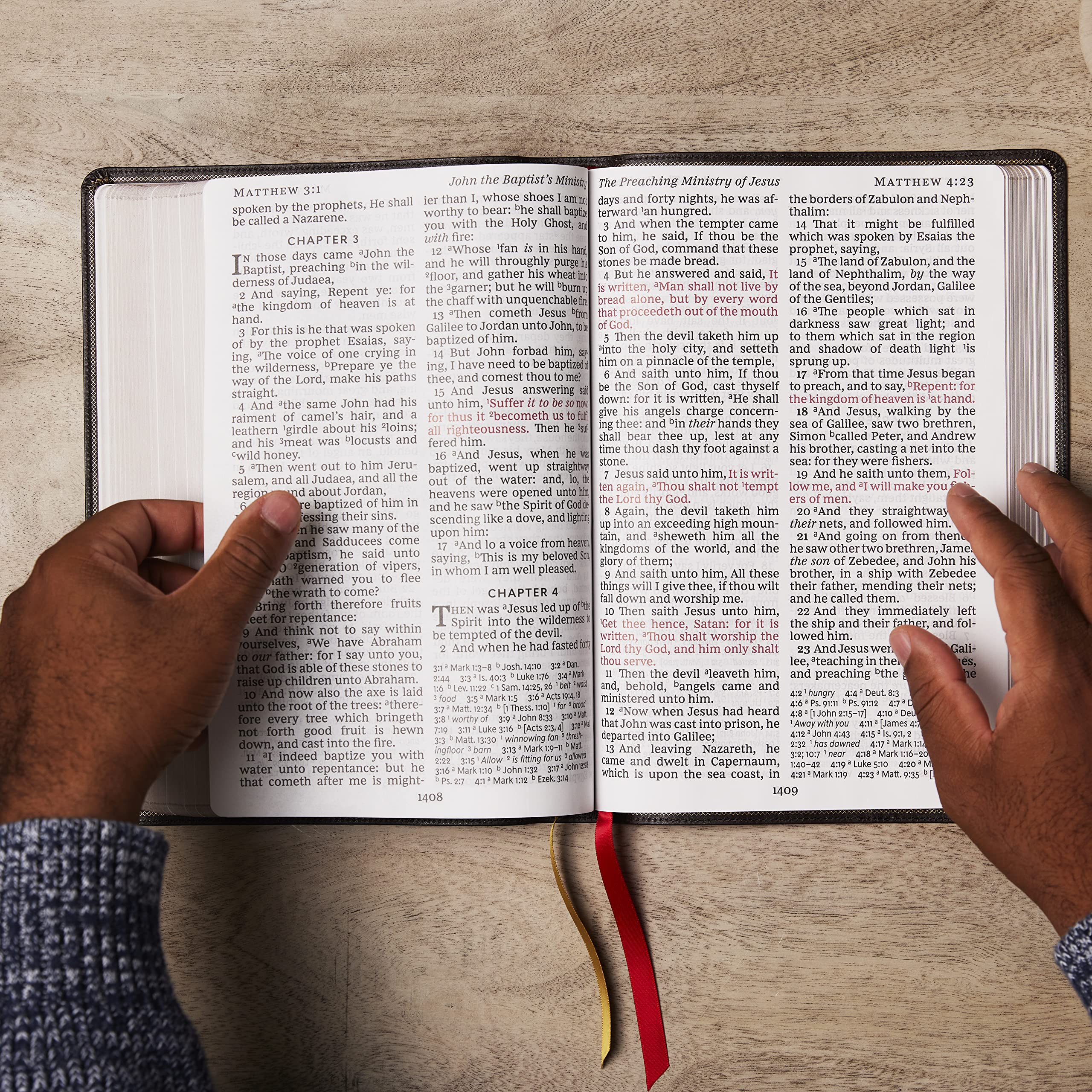 KJV Holy Bible: Super Giant Print with 43,000 Cross References, Black Genuine Leather, Red Letter, Comfort Print: King James Version