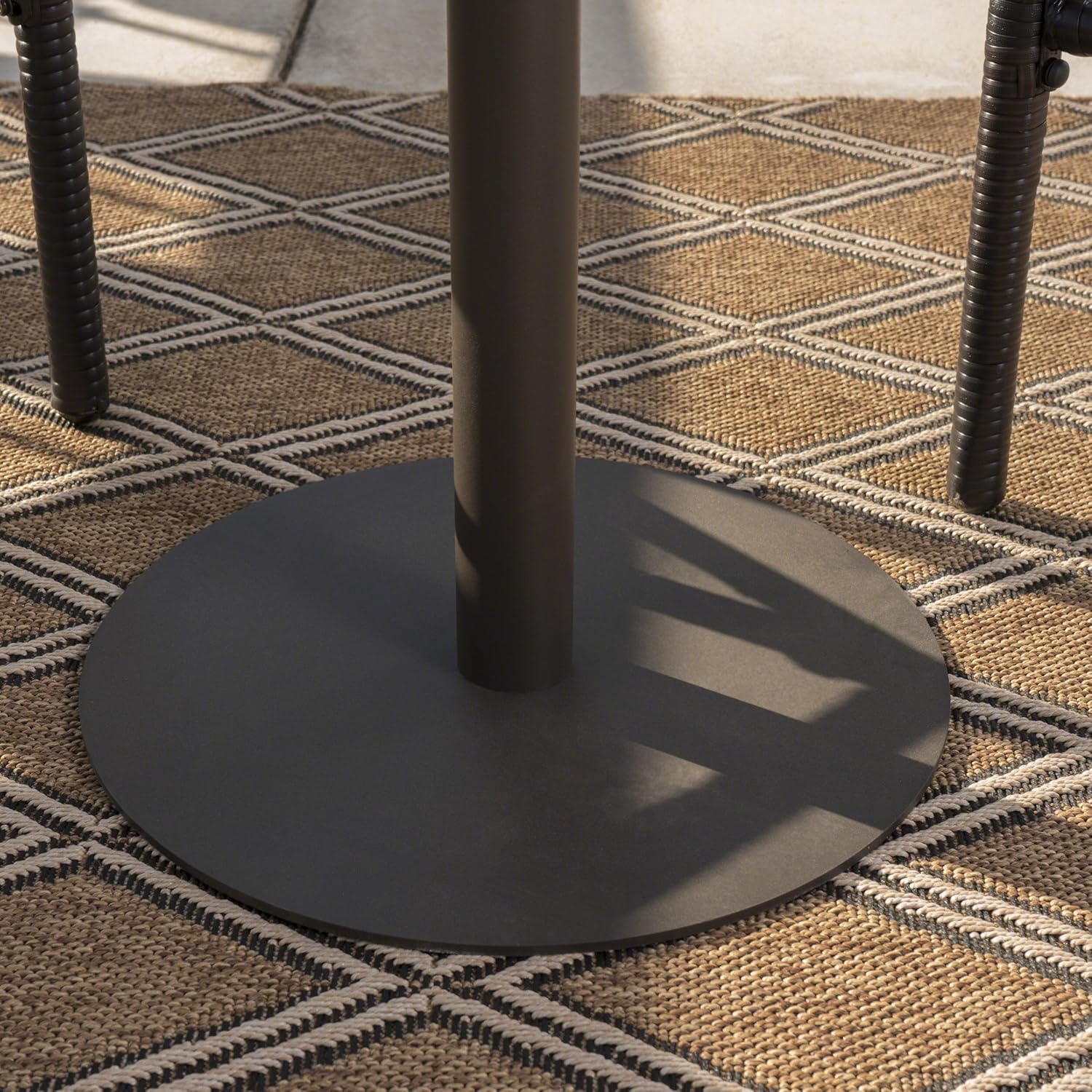 Christopher Knight Home Dominic Outdoor 26" Wicker Round Bar Table, Multibrown: Garden & Outdoor