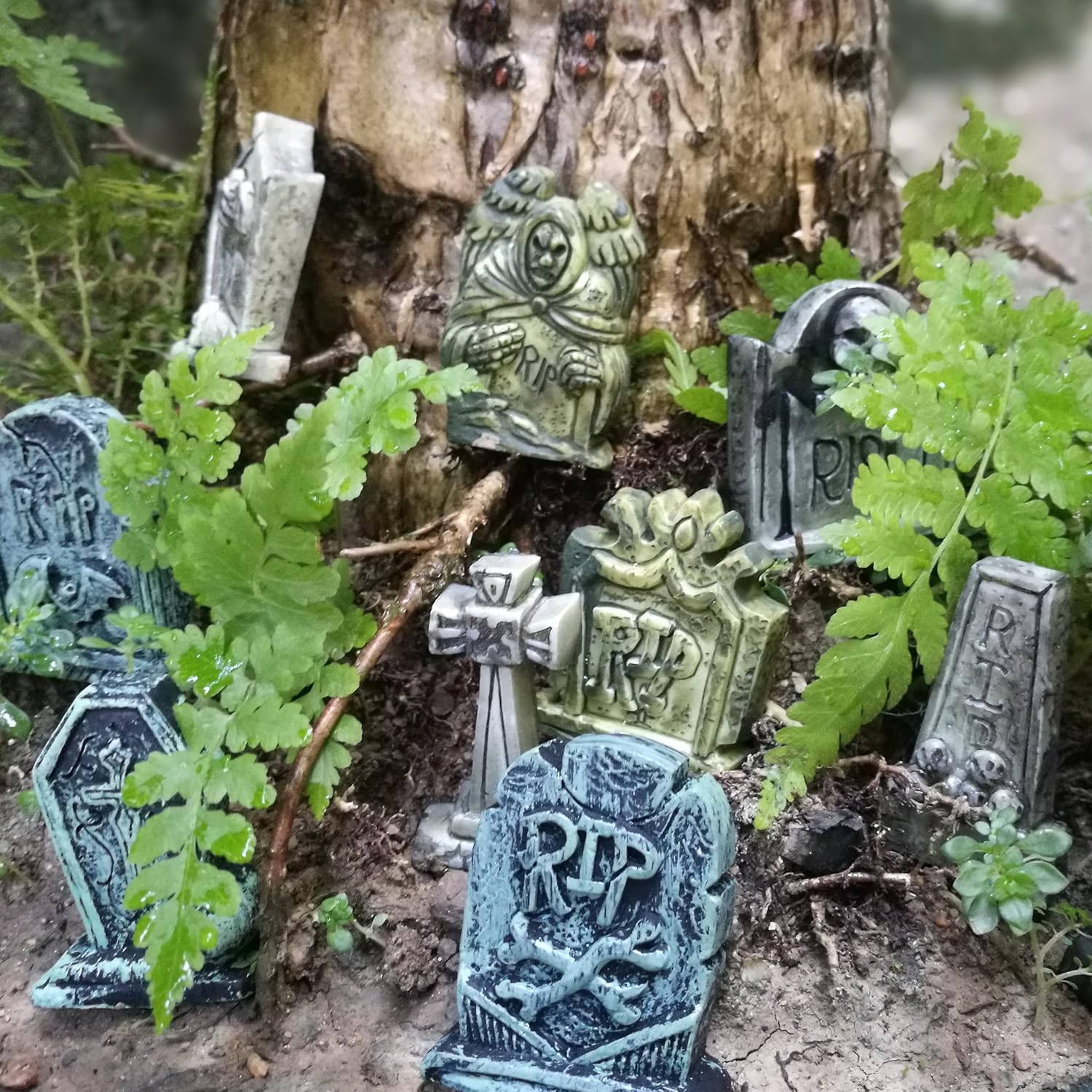 JOYIN Set of 12 Miniature Tombstones for Halloween Decorations : Garden & Outdoor